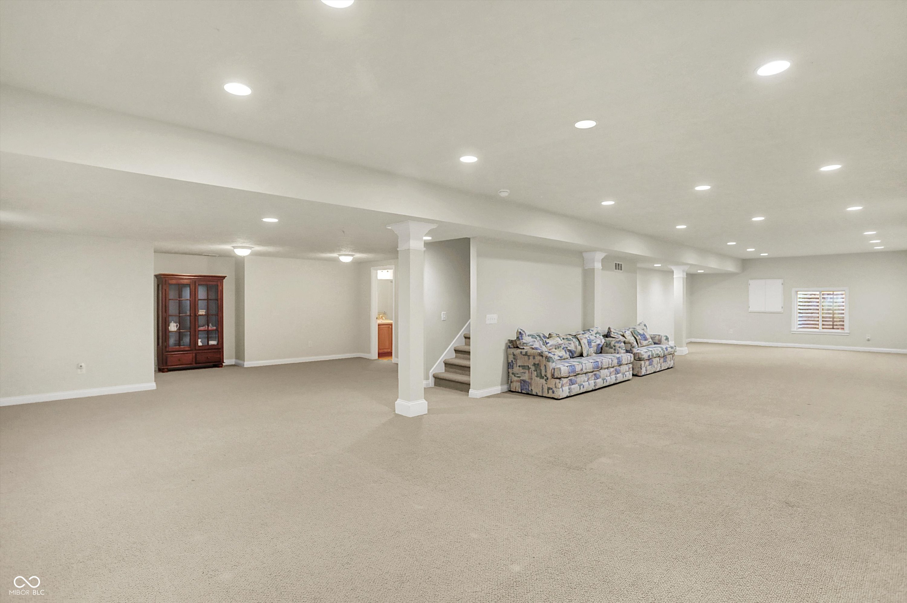 3884 Long Ridge Boulevard