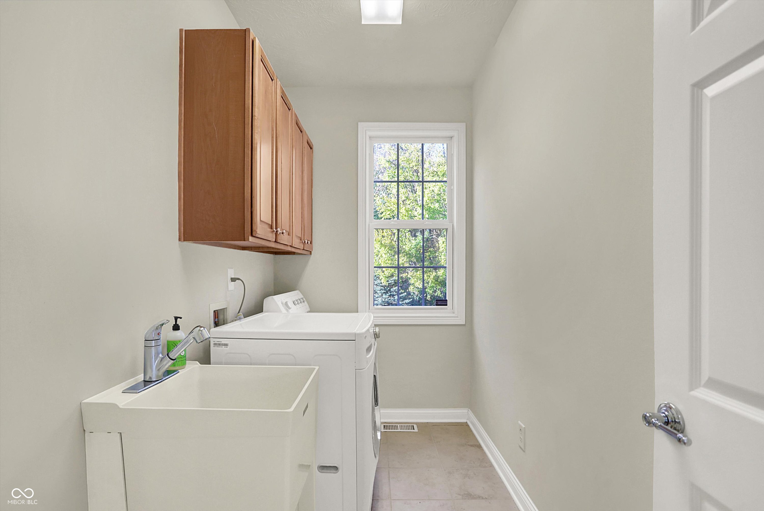 3884 Long Ridge Boulevard