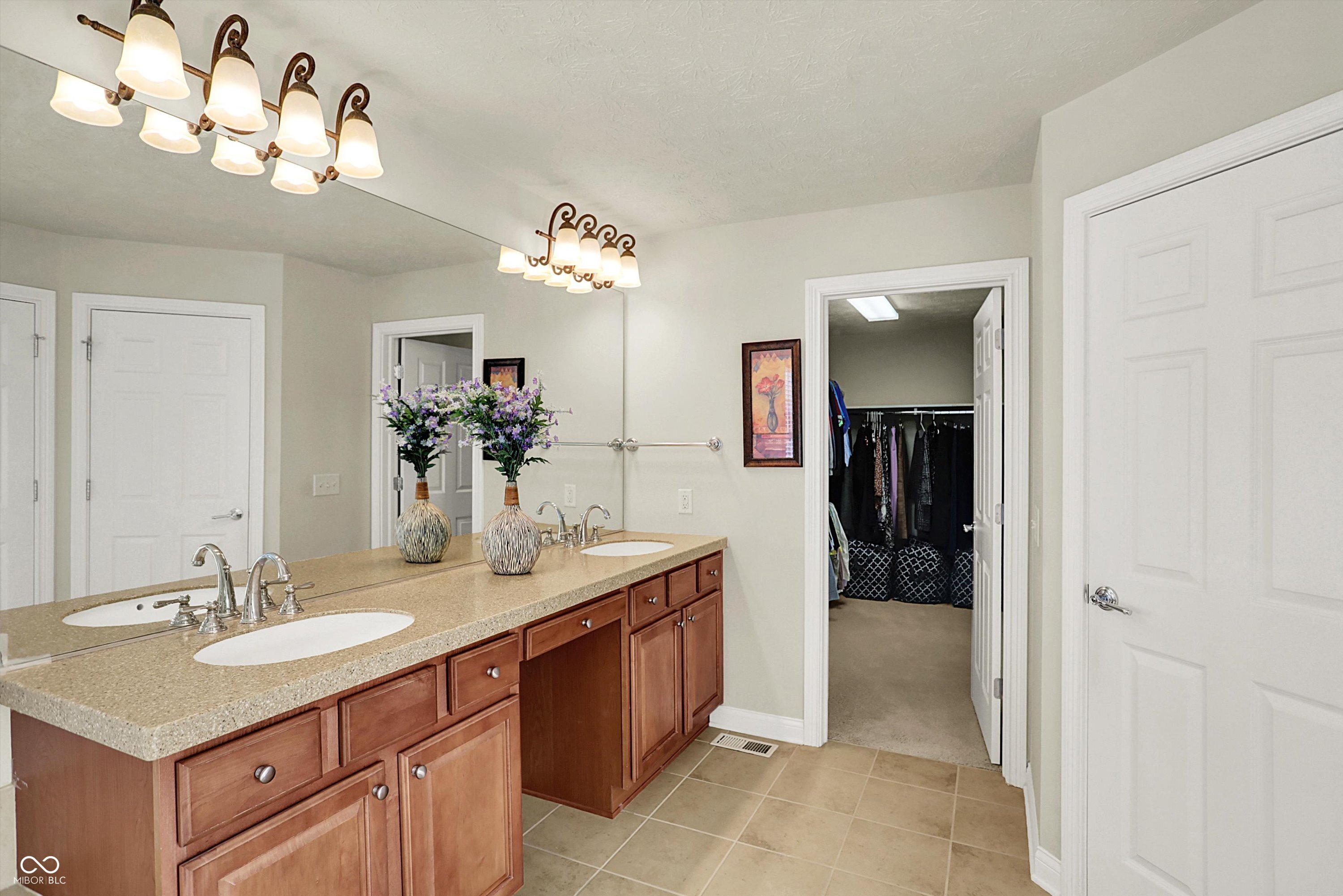 3884 Long Ridge Boulevard