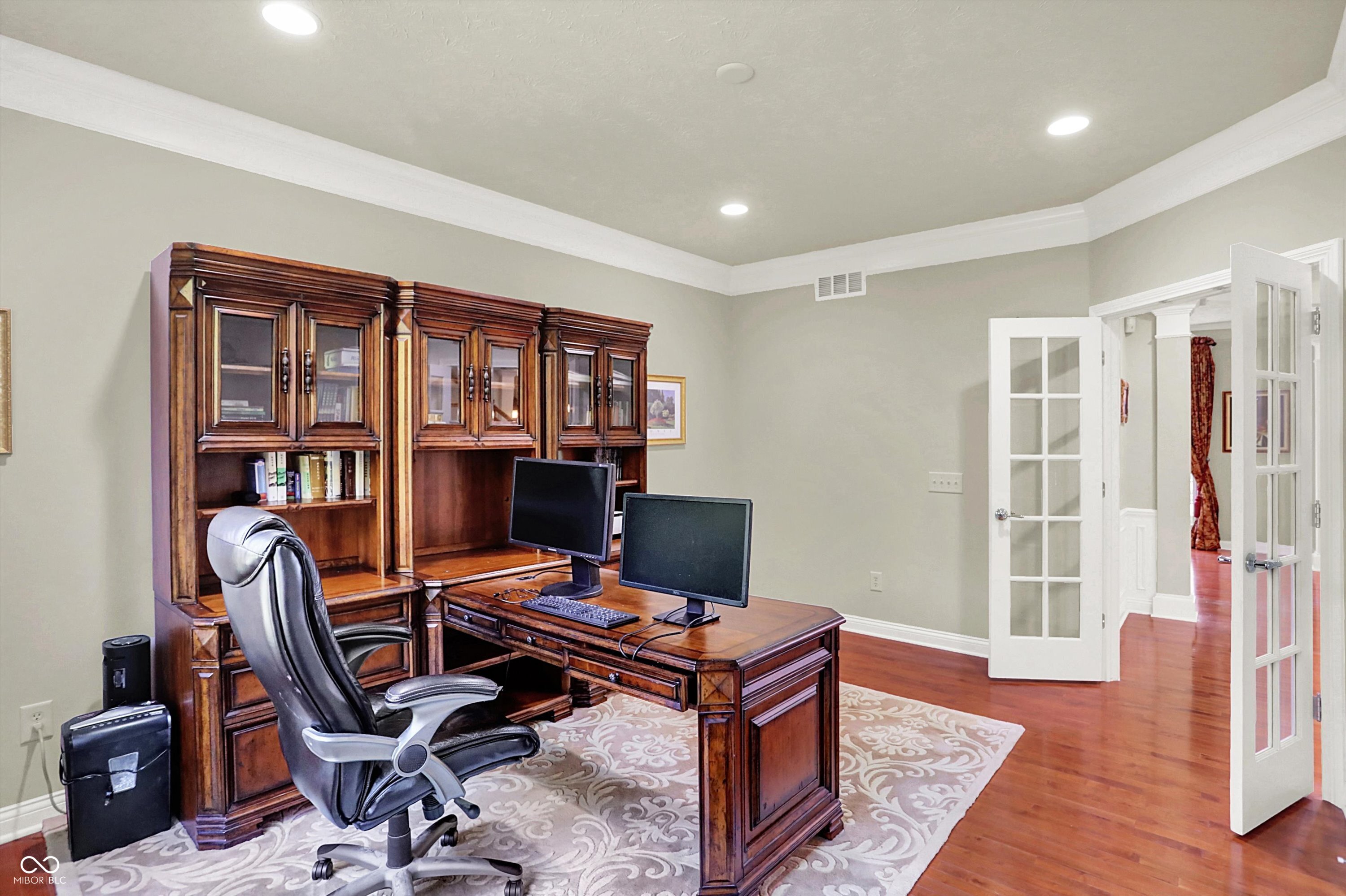 3884 Long Ridge Boulevard