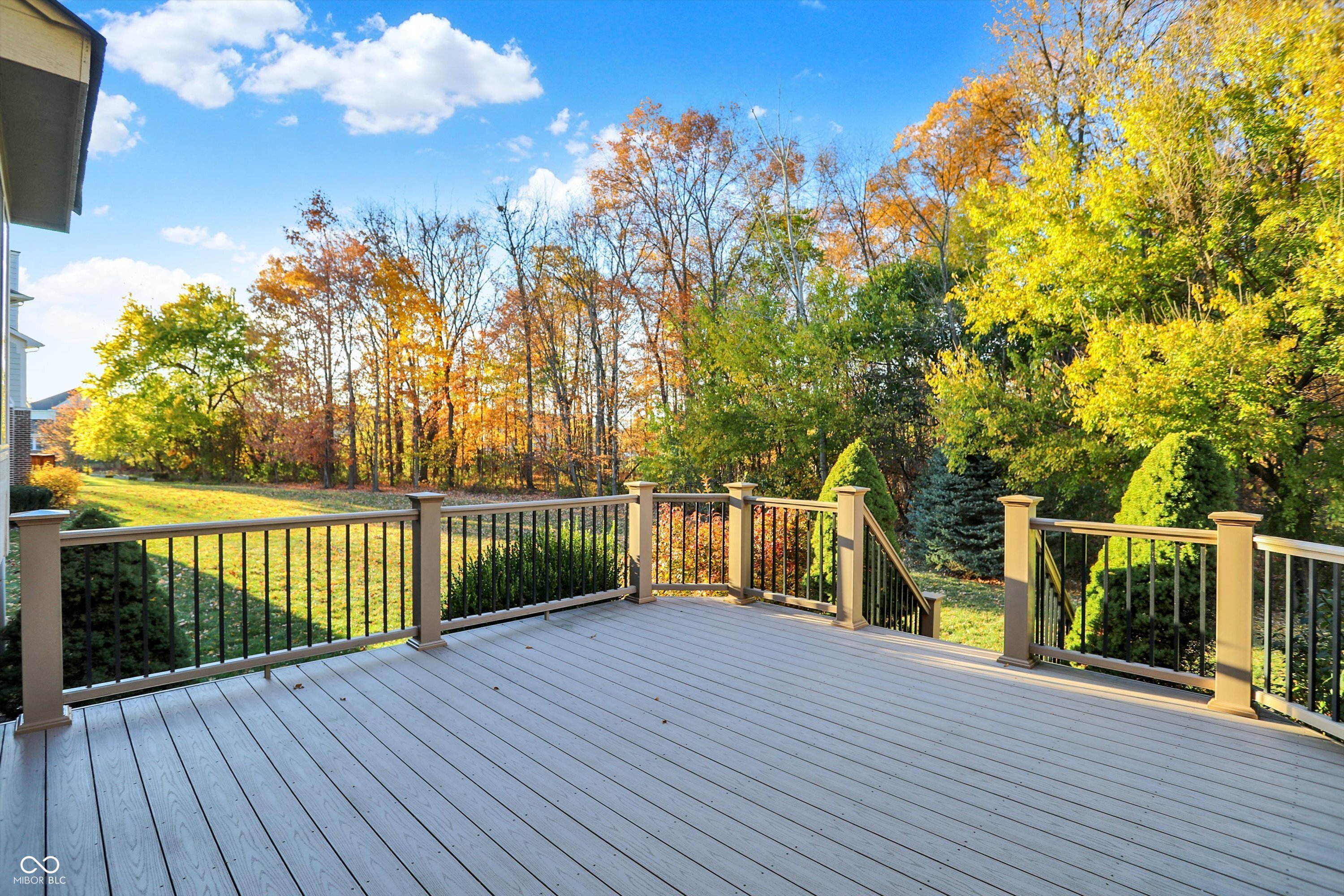 3884 Long Ridge Boulevard