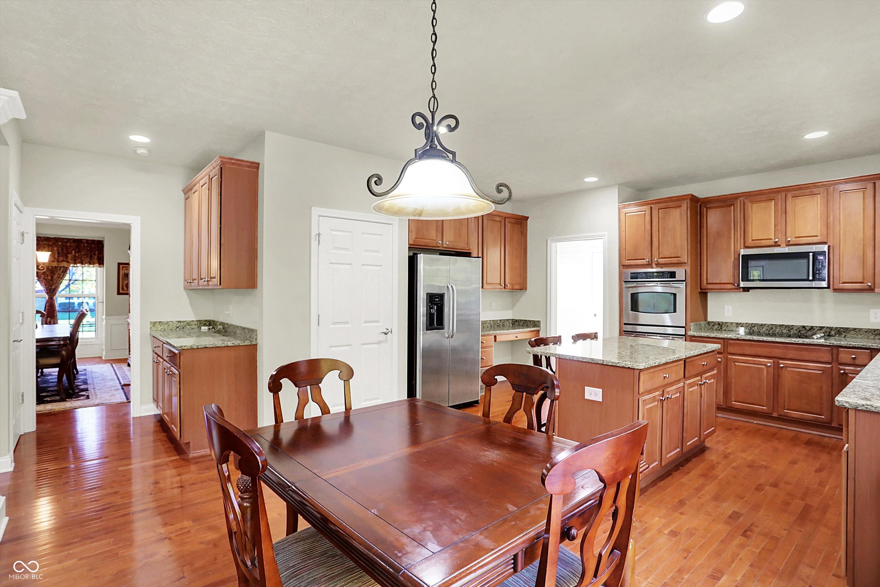 3884 Long Ridge Boulevard