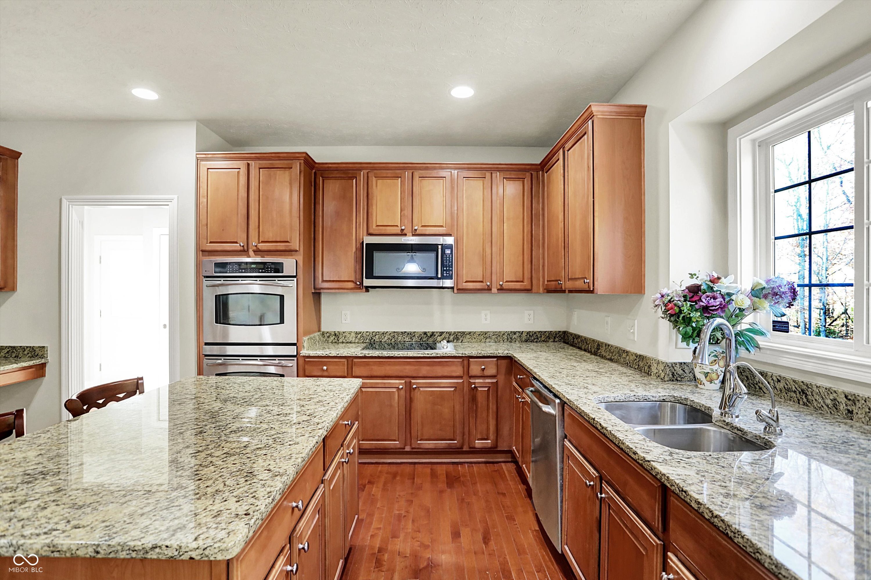 3884 Long Ridge Boulevard