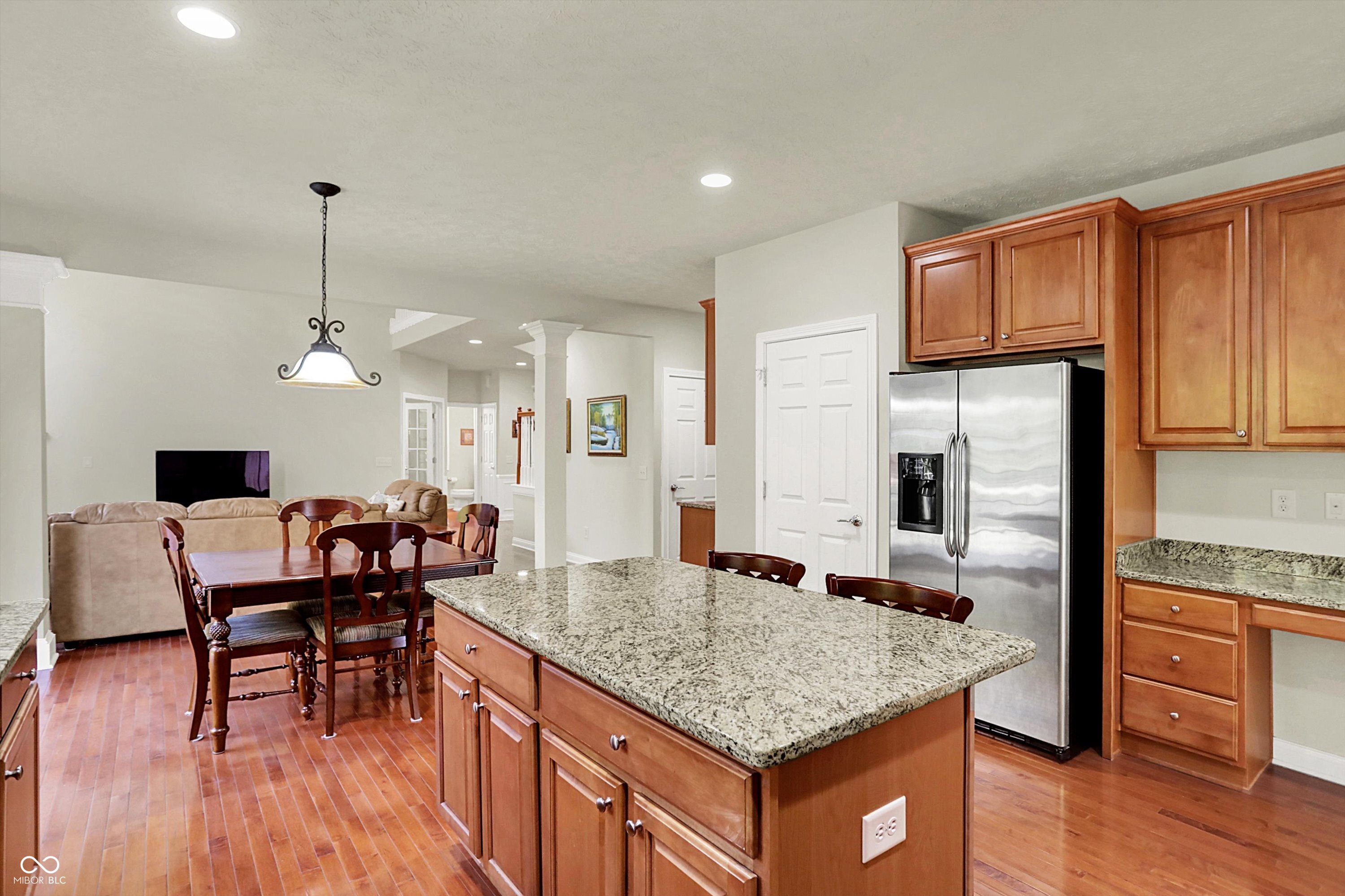 3884 Long Ridge Boulevard