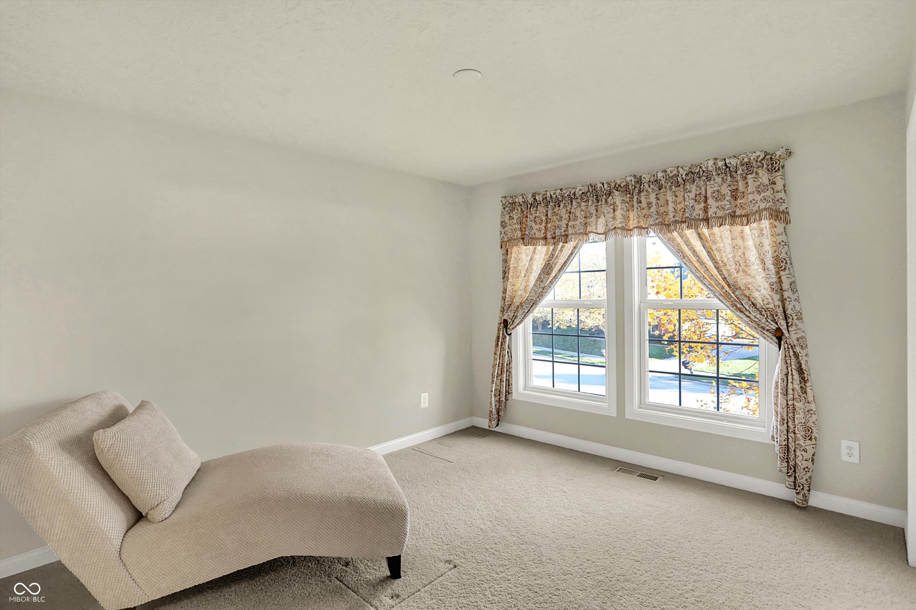 3884 Long Ridge Boulevard