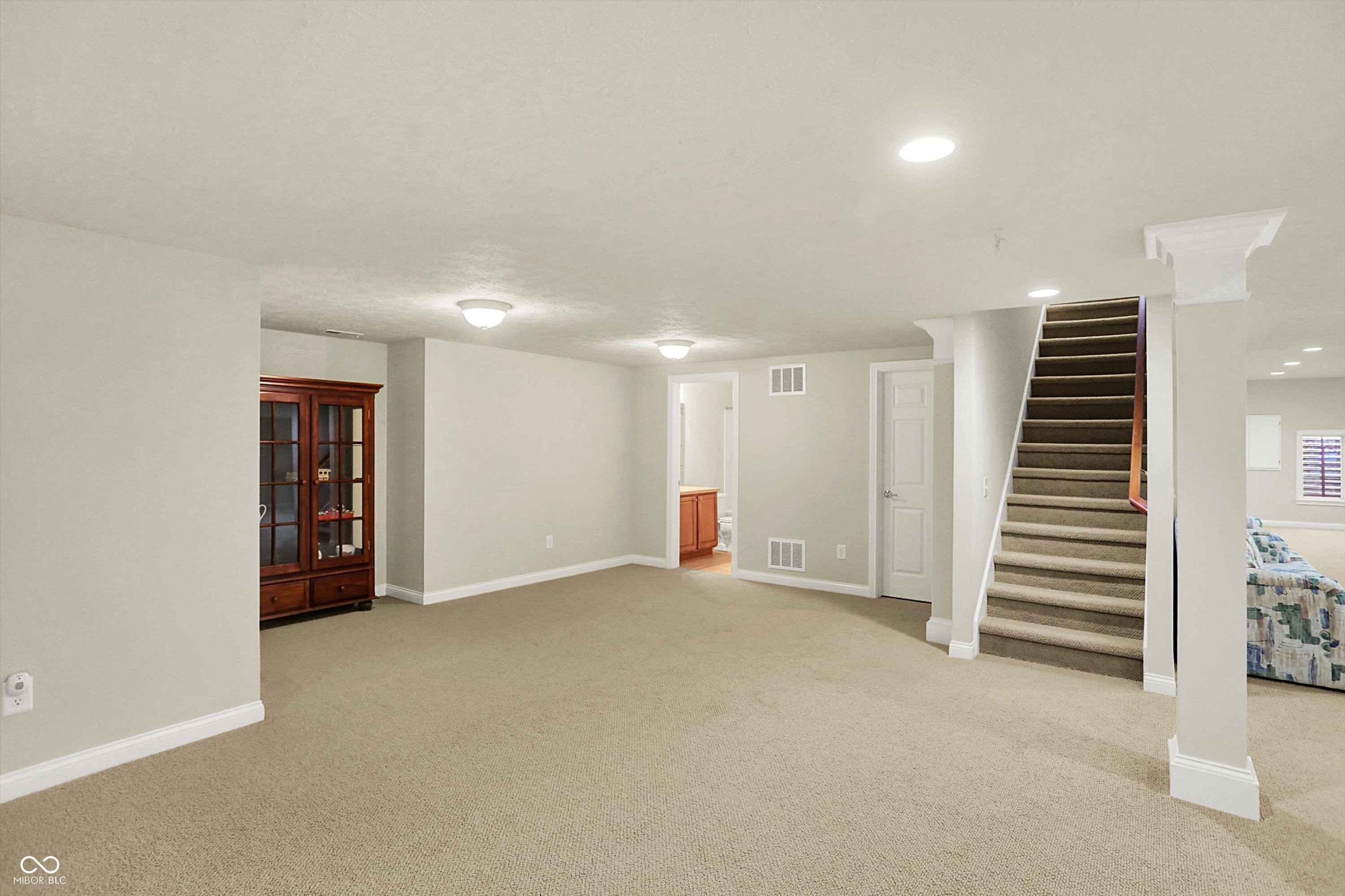 3884 Long Ridge Boulevard