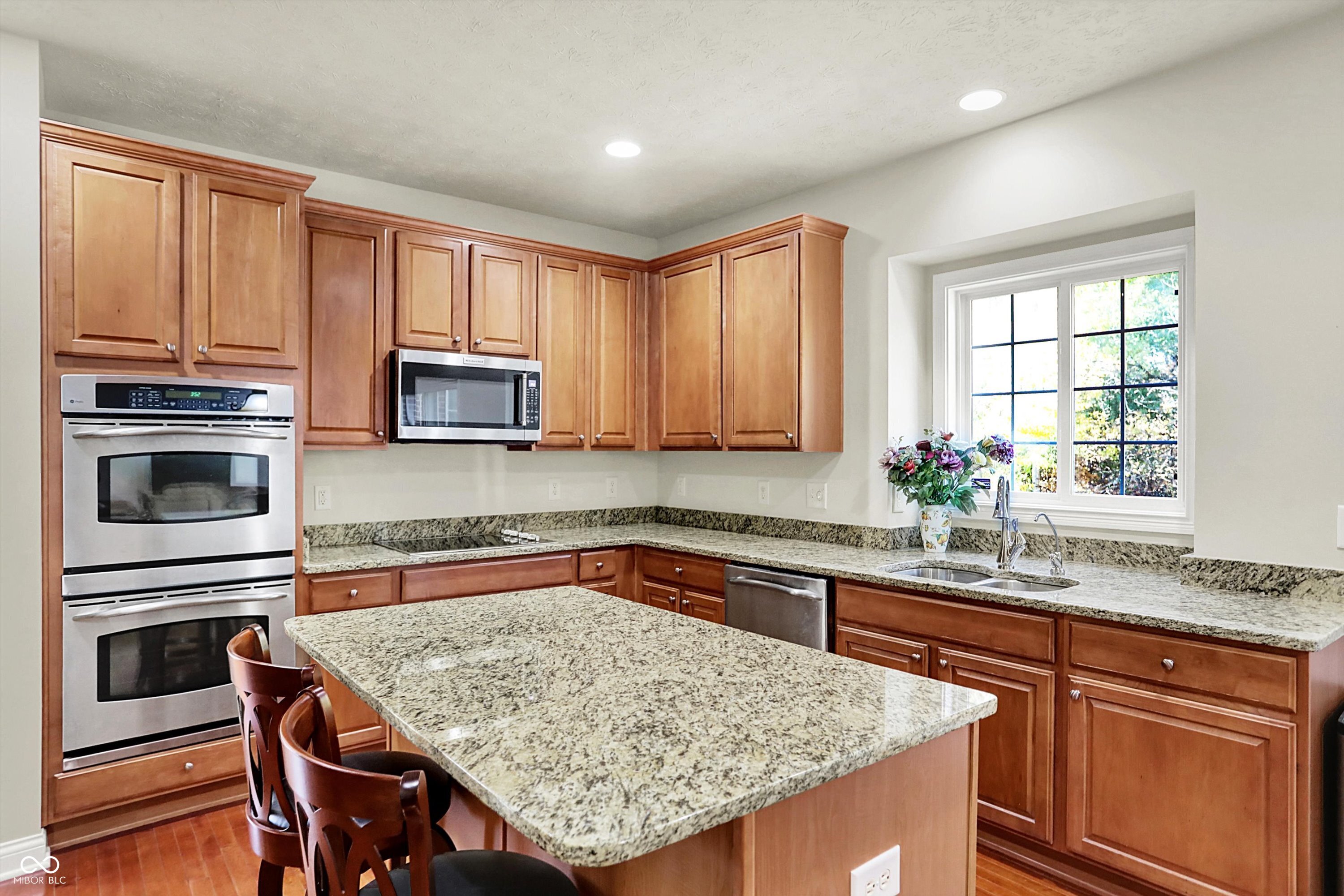 3884 Long Ridge Boulevard