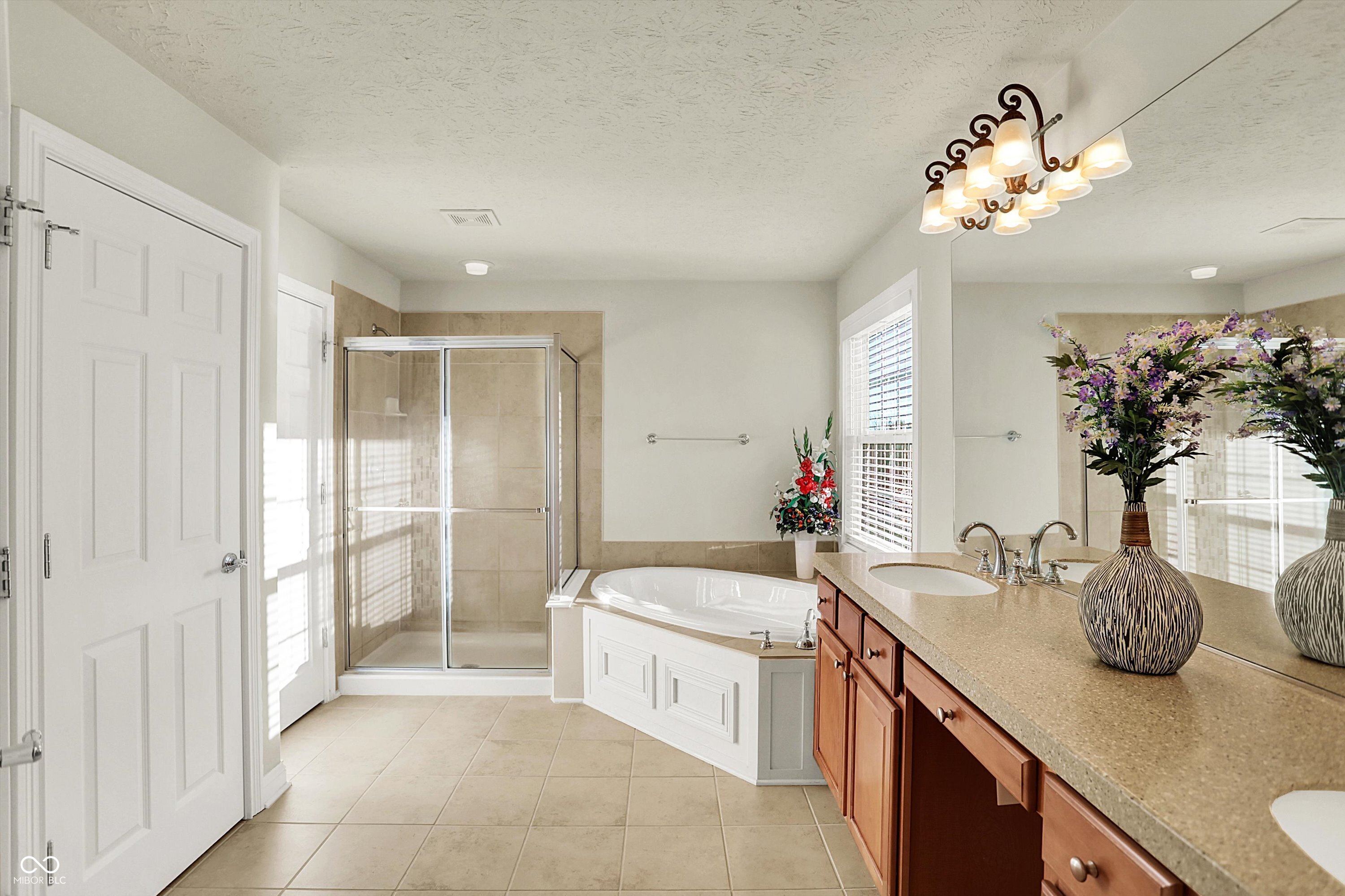 3884 Long Ridge Boulevard