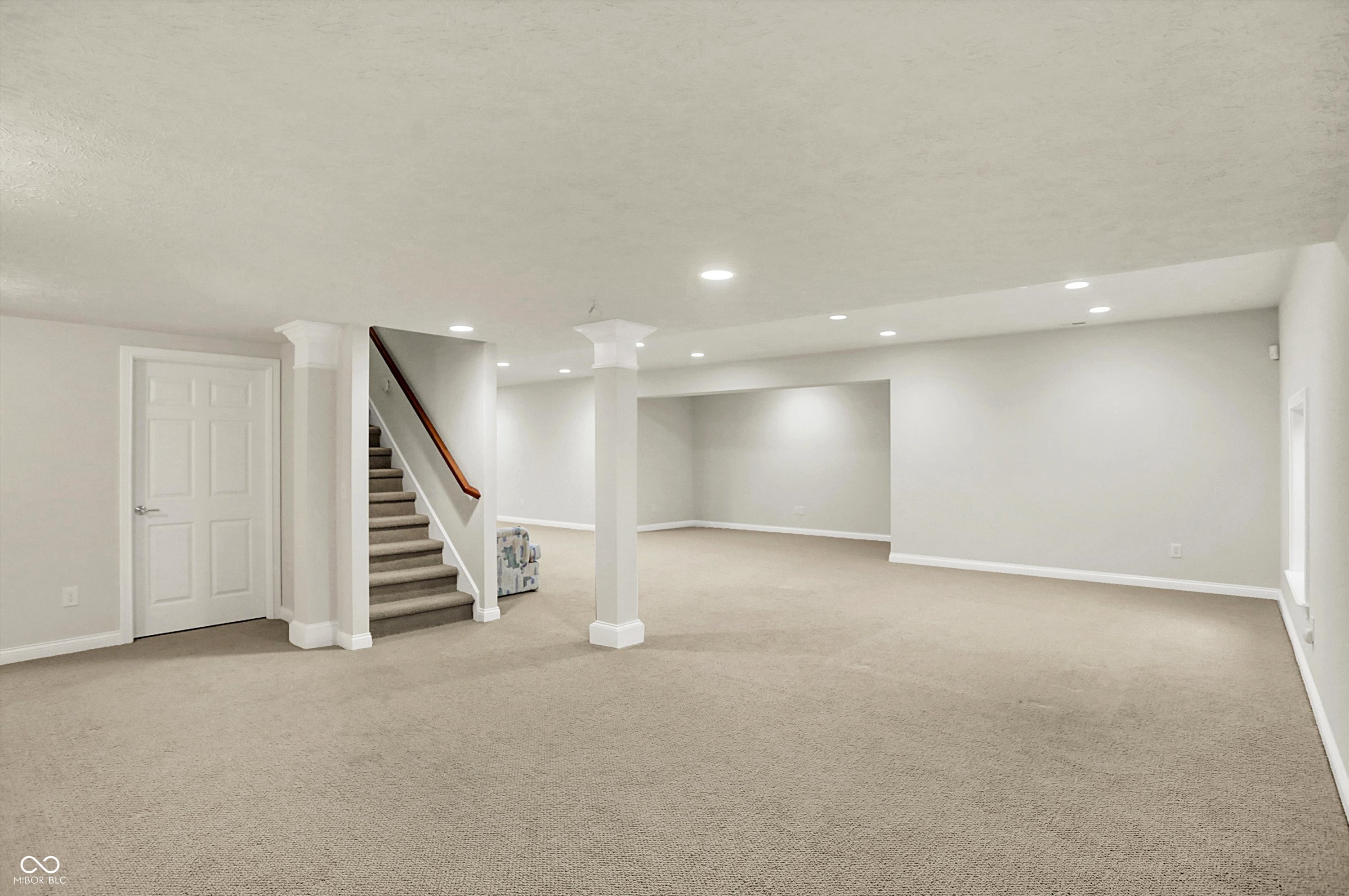 3884 Long Ridge Boulevard