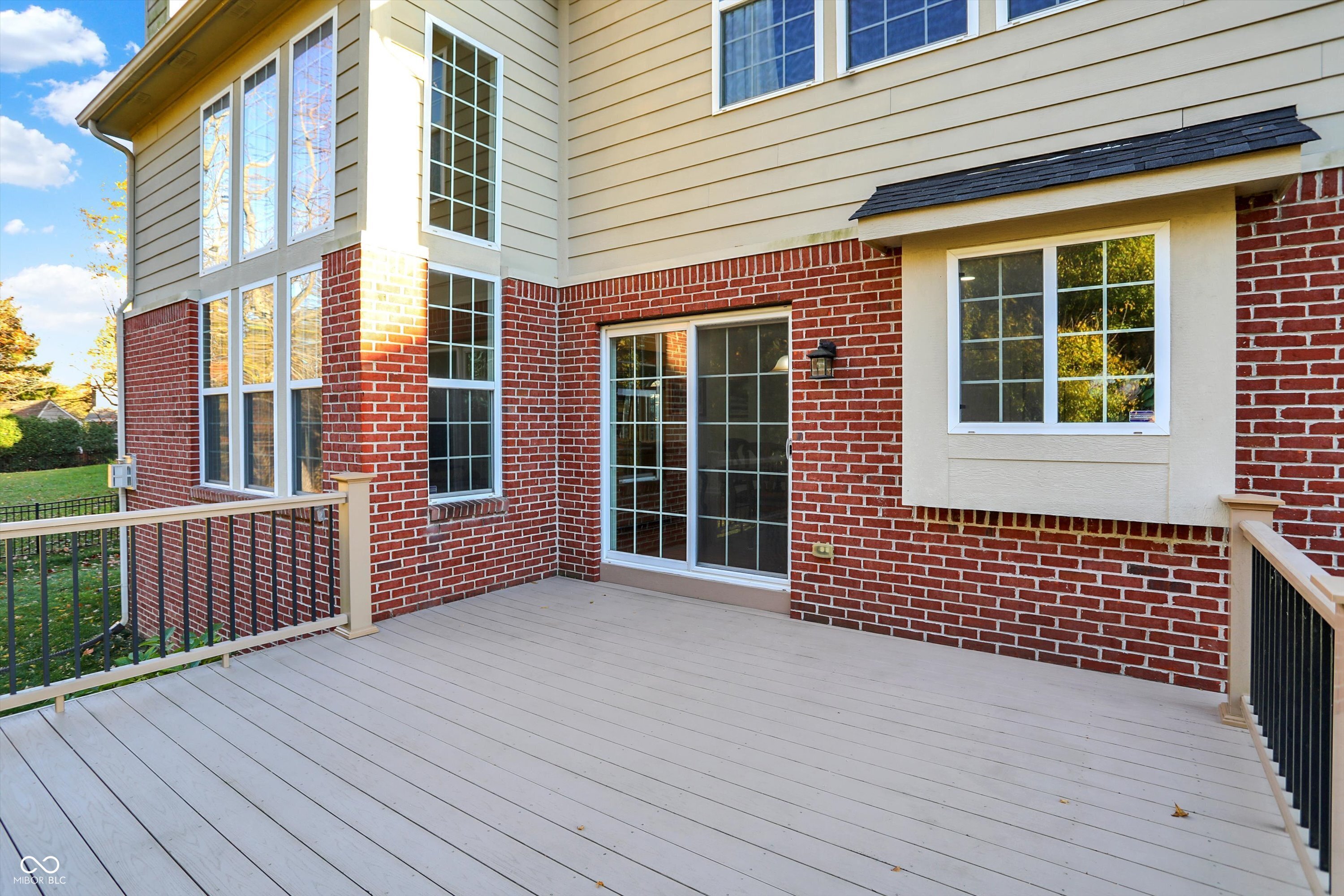 3884 Long Ridge Boulevard