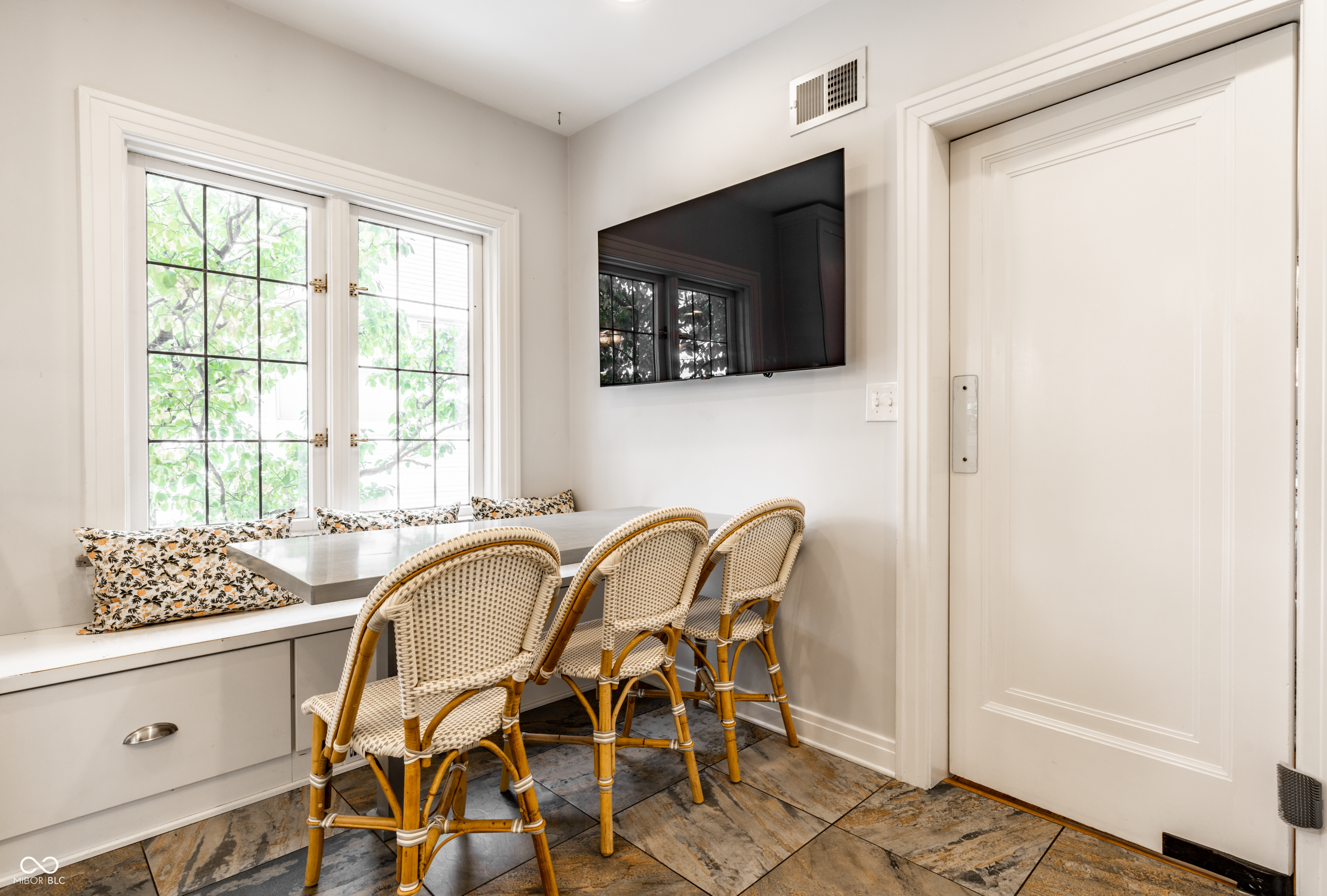 5502 Washington Boulevard