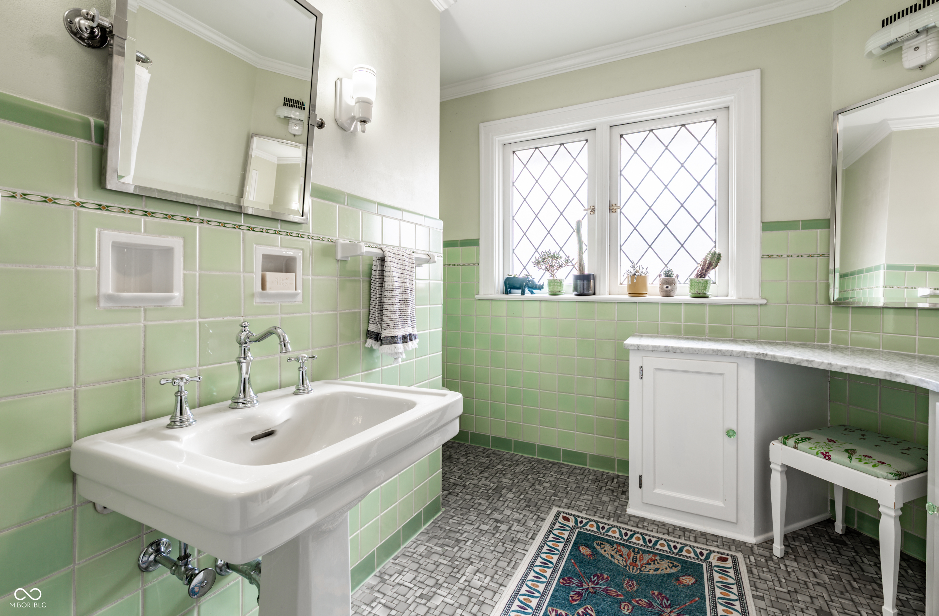 5502 Washington Boulevard