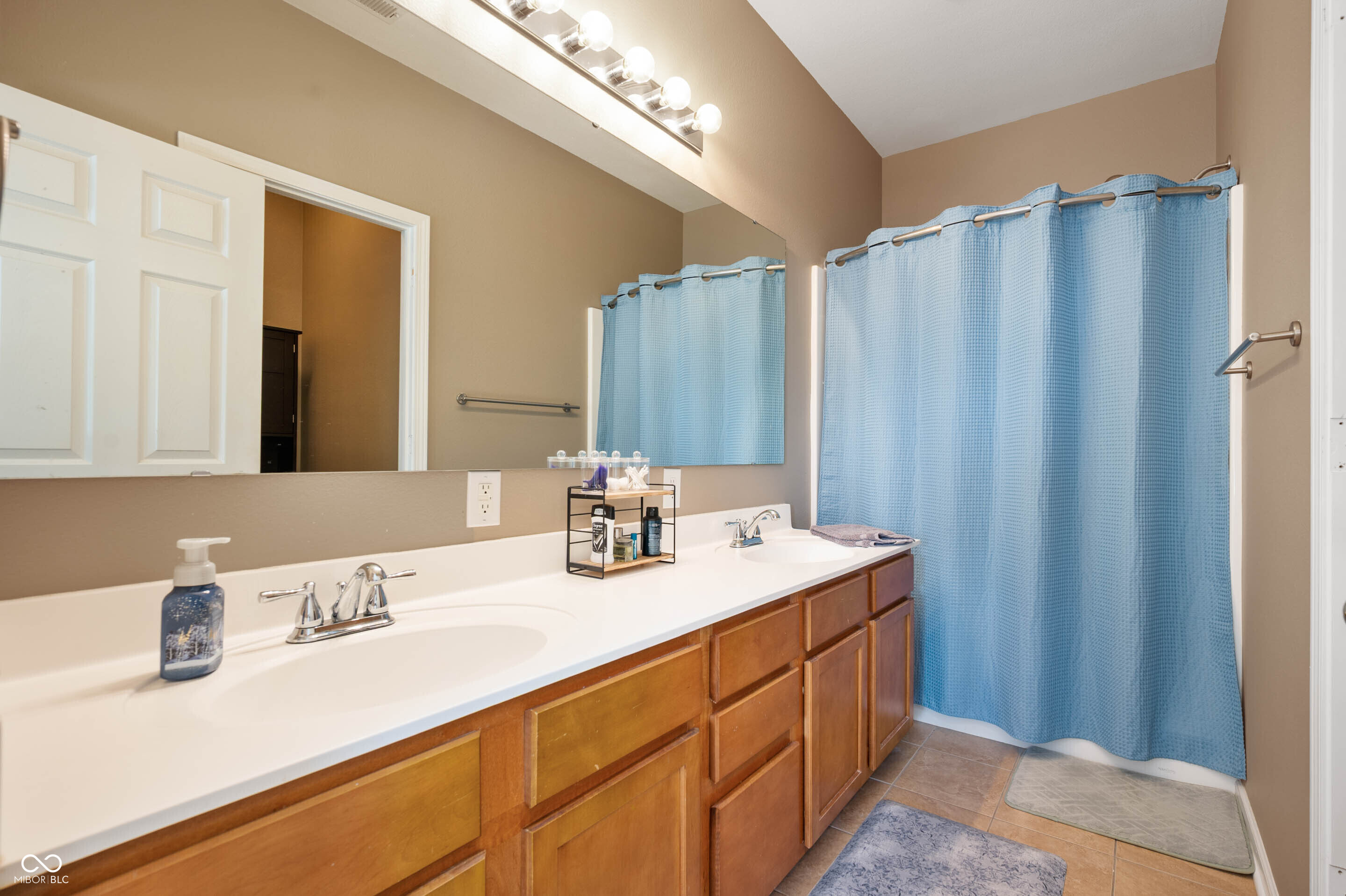 1204 Middlebury Drive