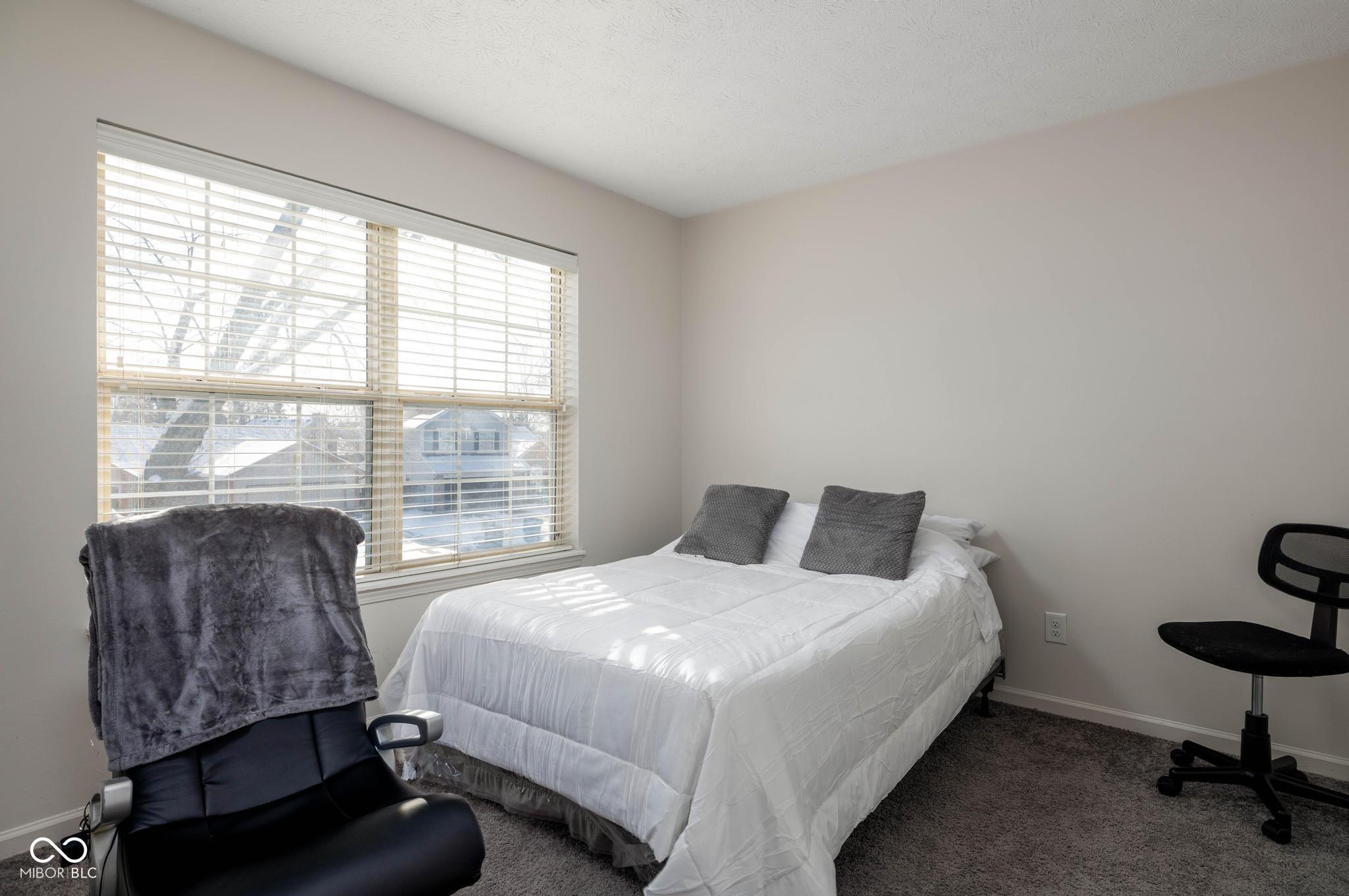 5993 Sycamore Forge Lane