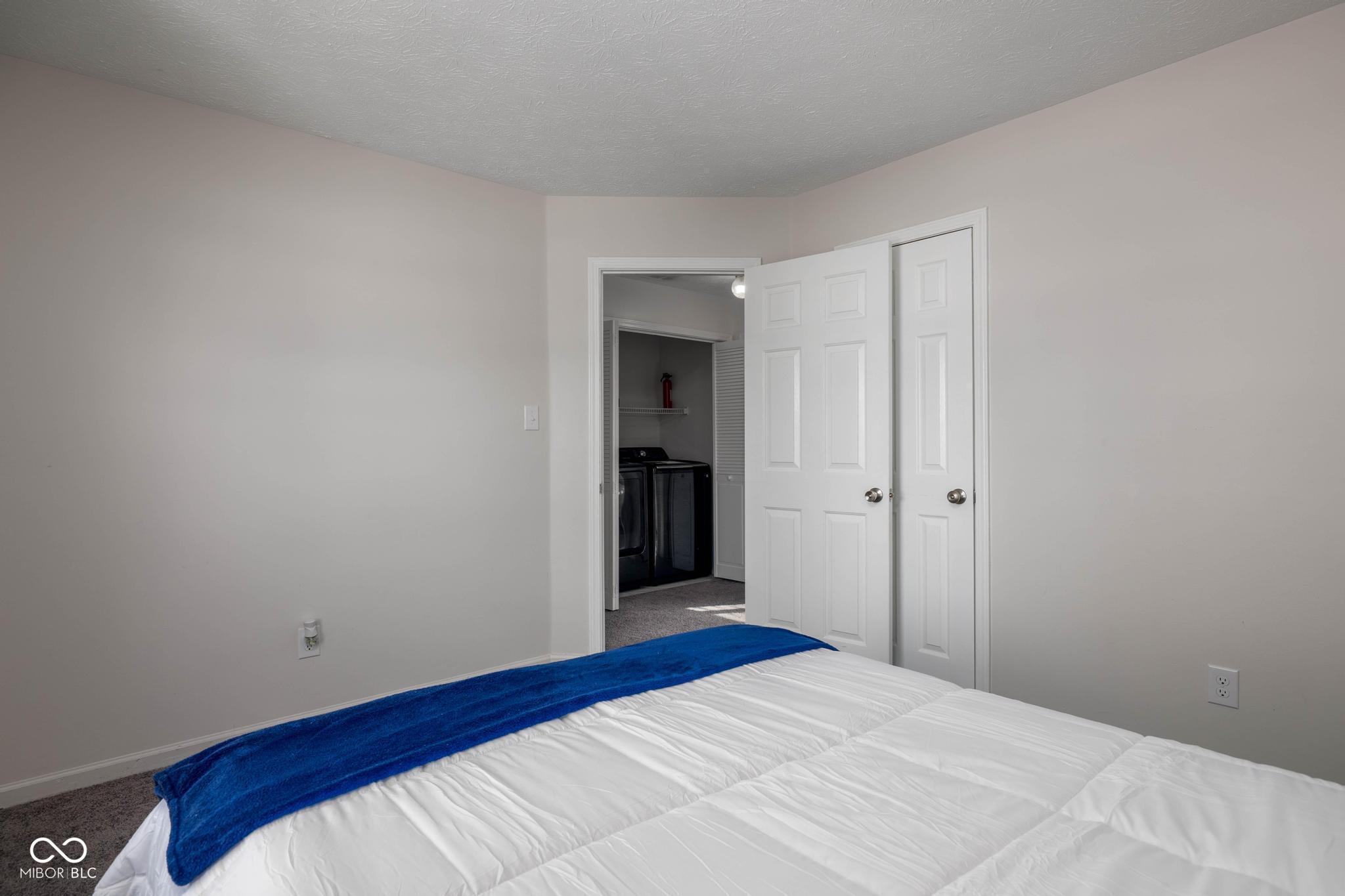 5993 Sycamore Forge Lane