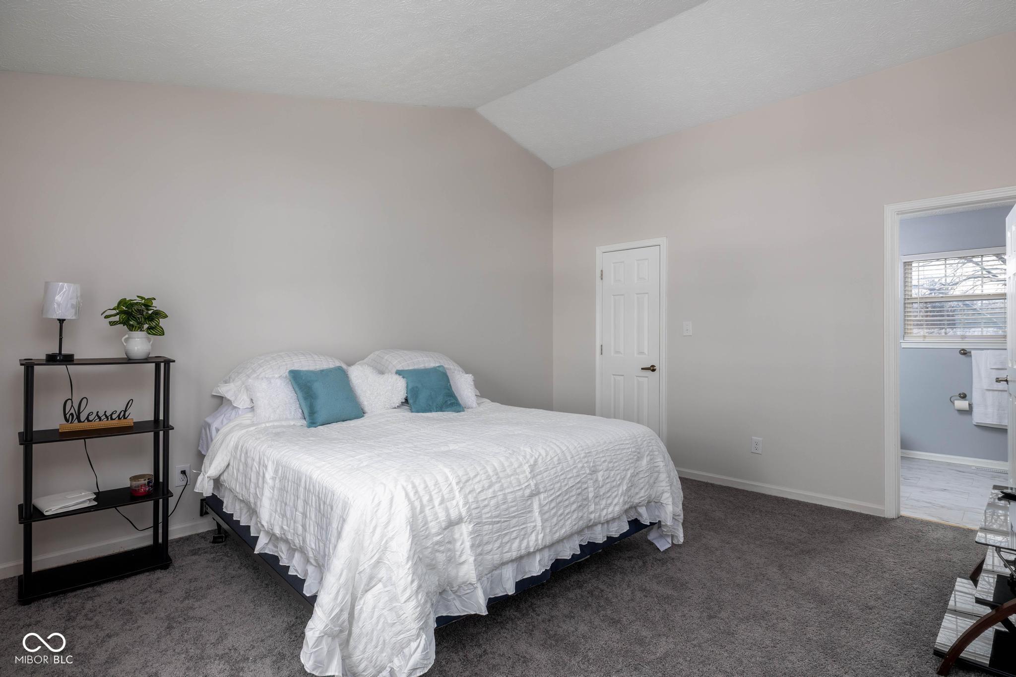 5993 Sycamore Forge Lane