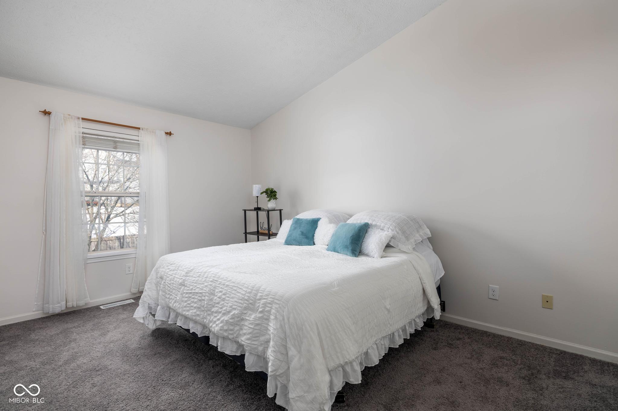 5993 Sycamore Forge Lane