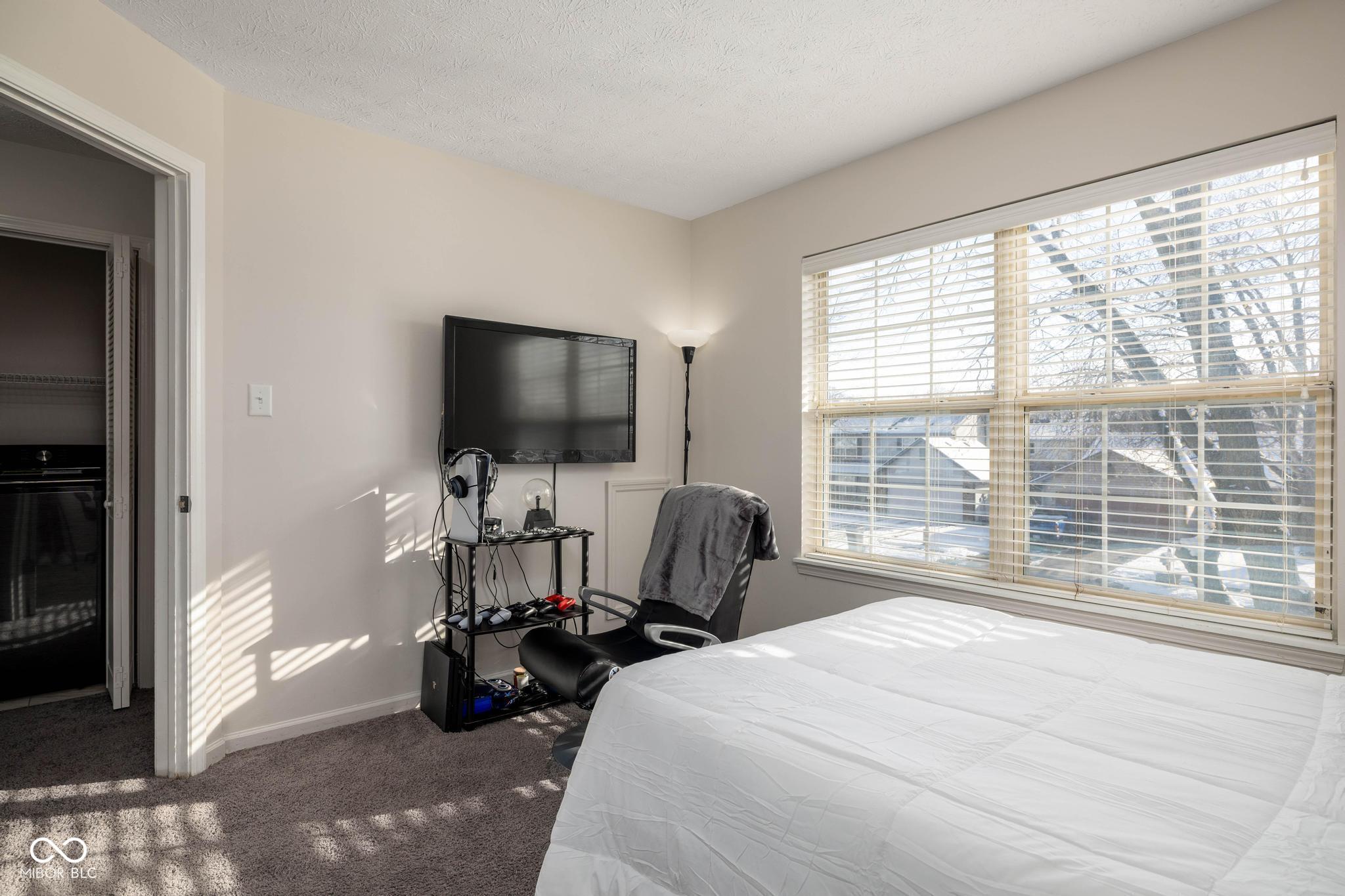 5993 Sycamore Forge Lane