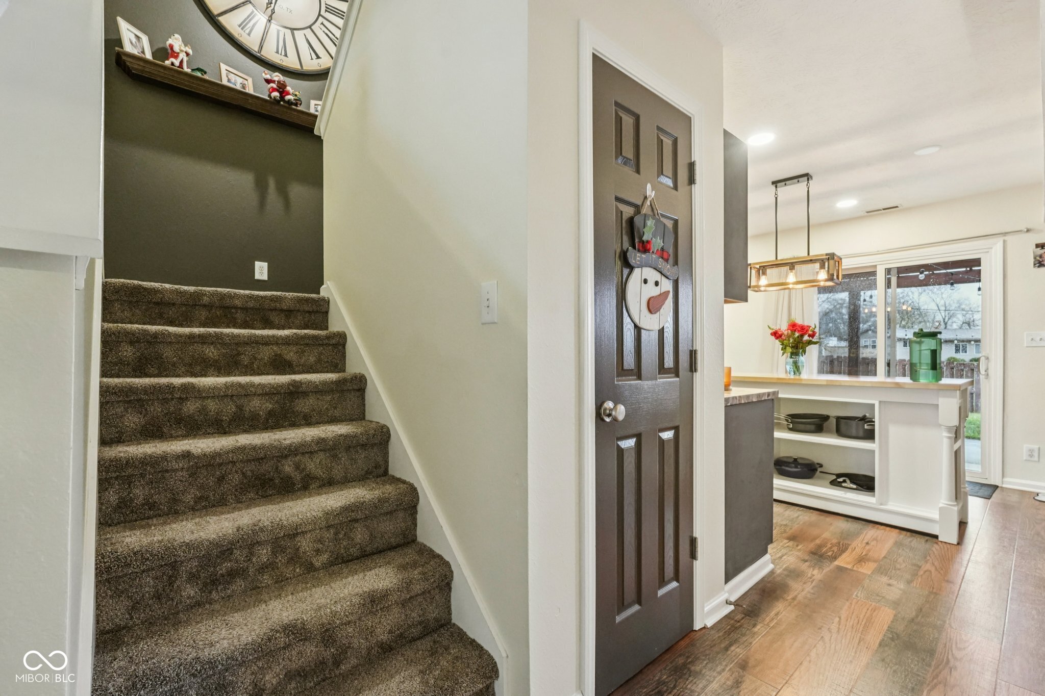 1502 Round Lake Court