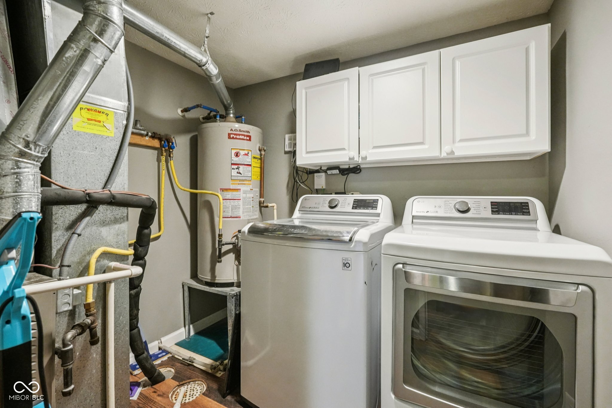 1502 Round Lake Court