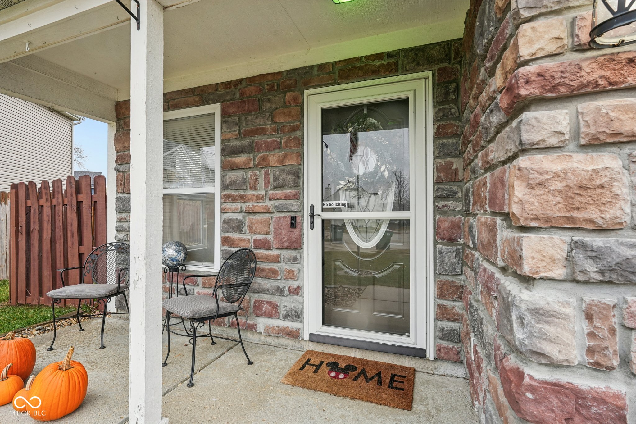 1502 Round Lake Court