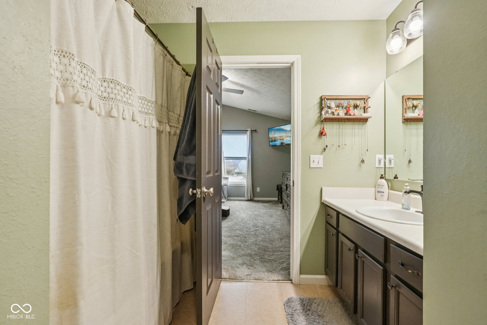 1502 Round Lake Court