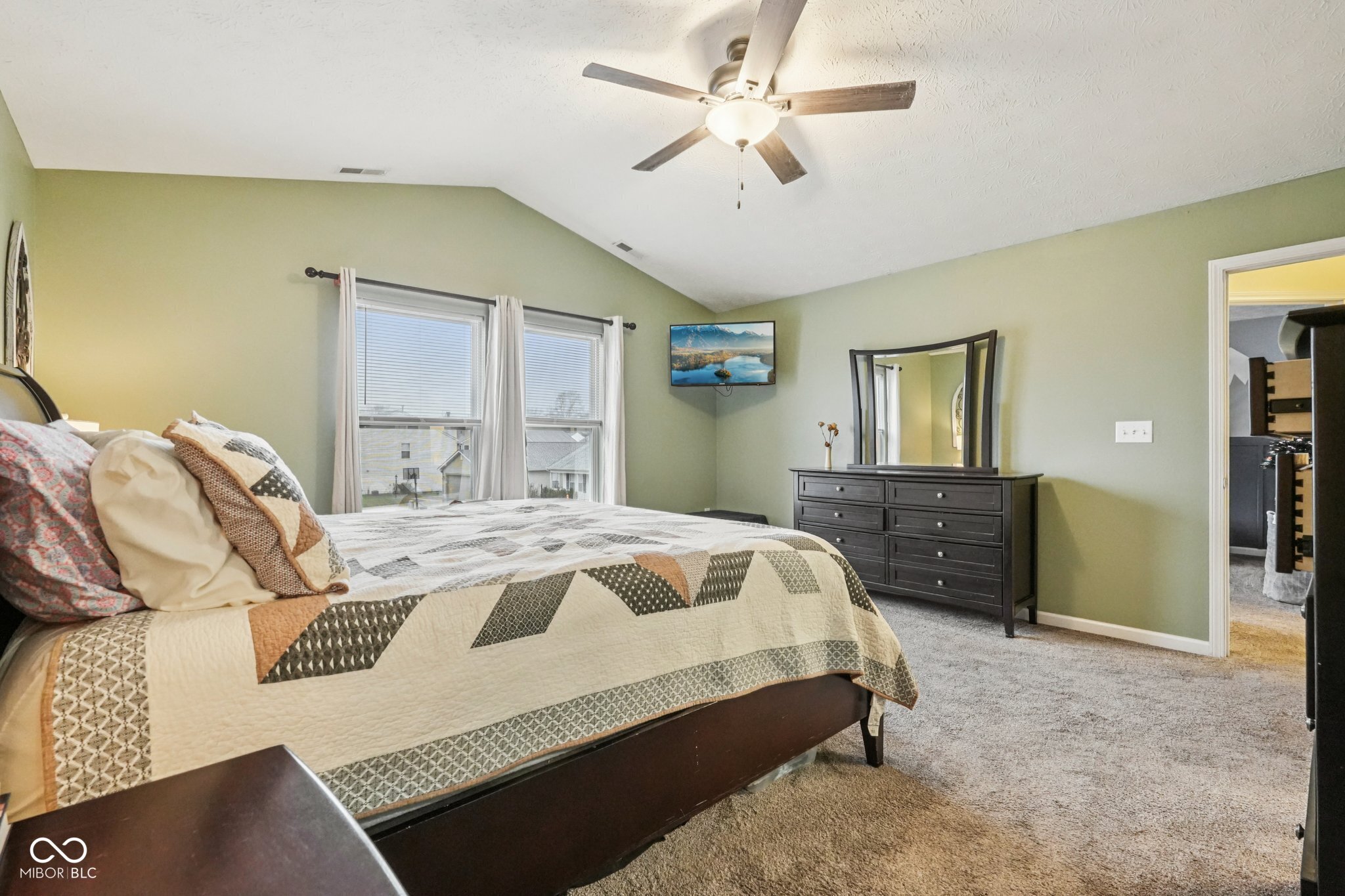 1502 Round Lake Court