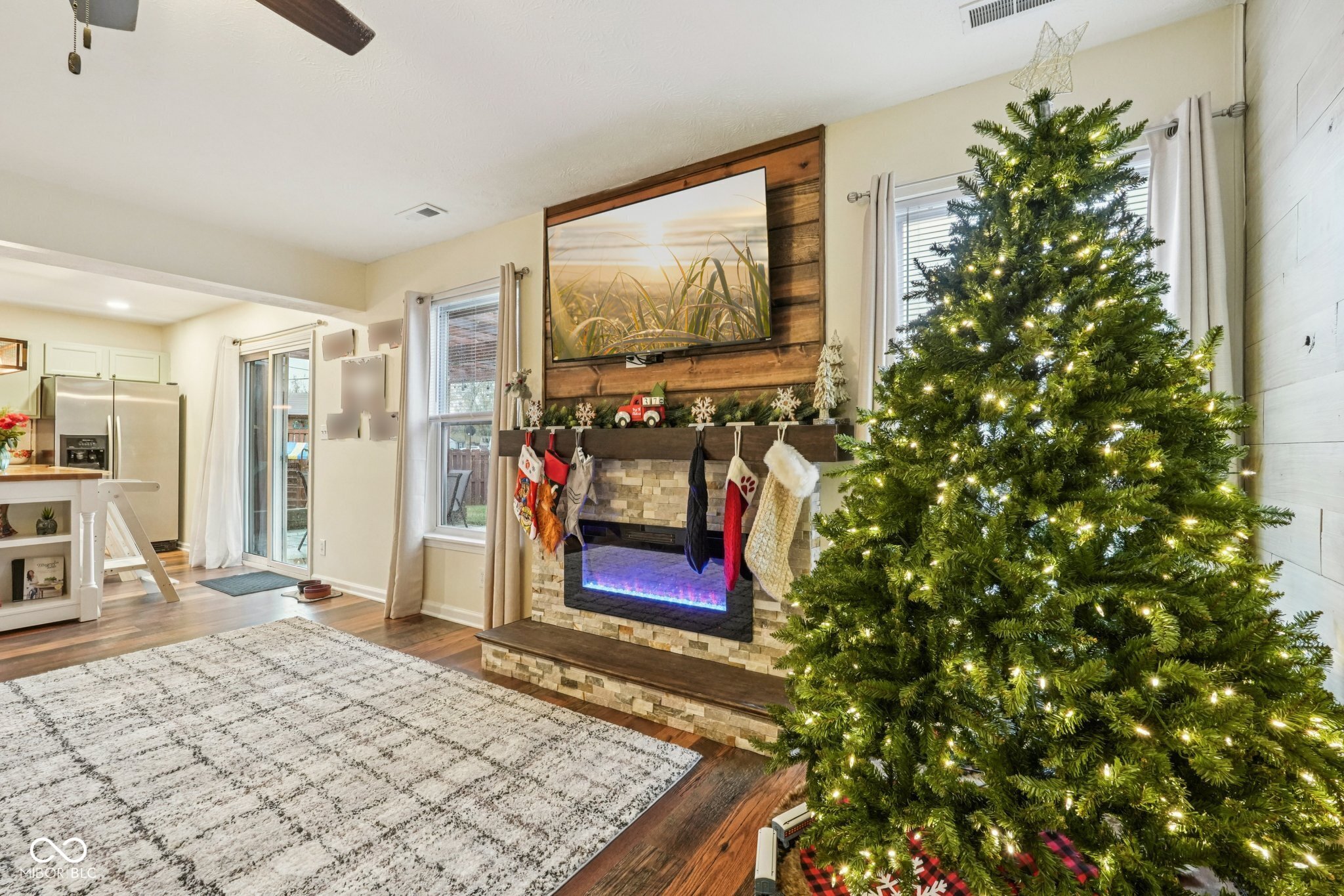 1502 Round Lake Court