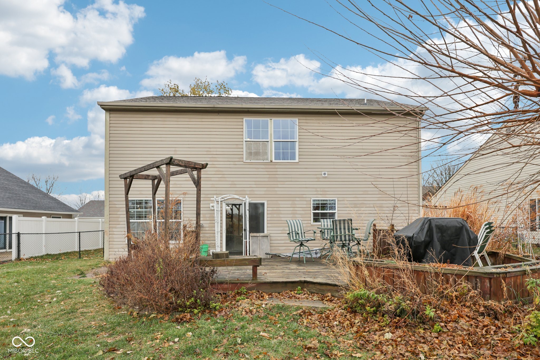 2411 Lakeshore Court