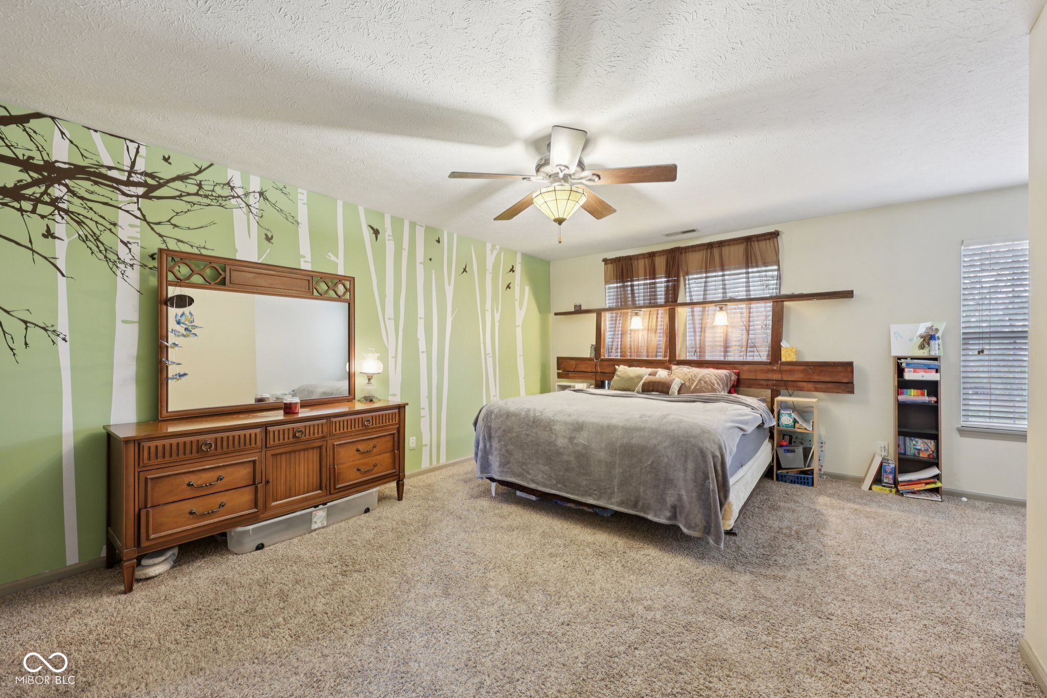 2411 Lakeshore Court