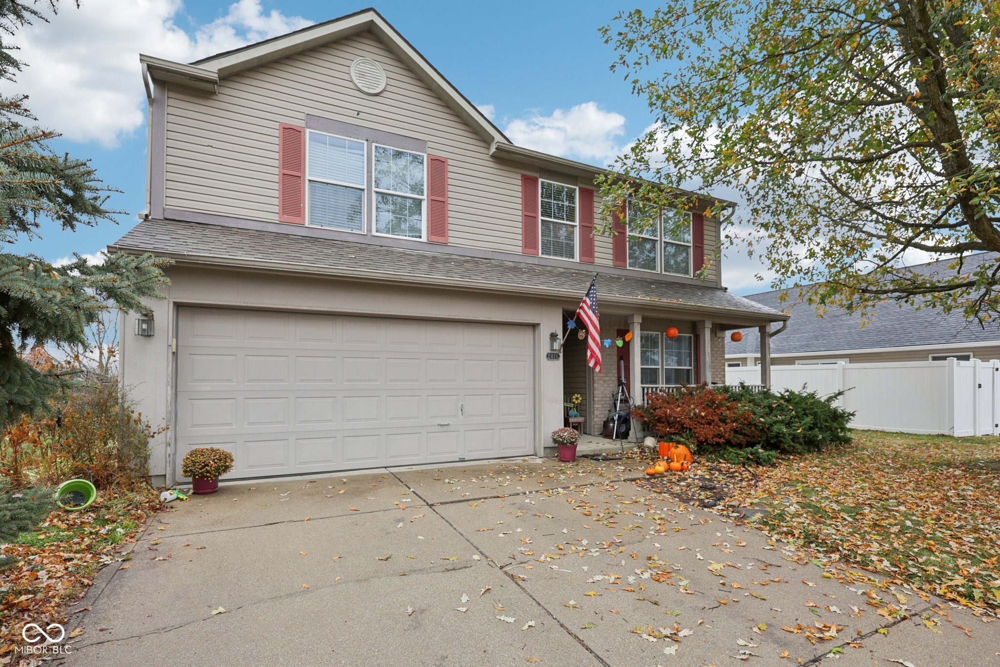 2411 Lakeshore Court