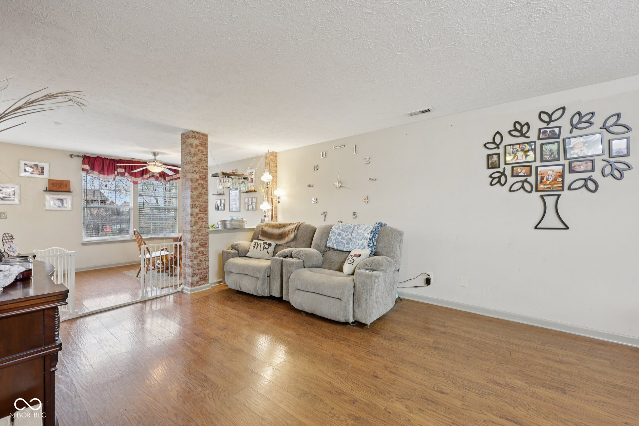 2411 Lakeshore Court