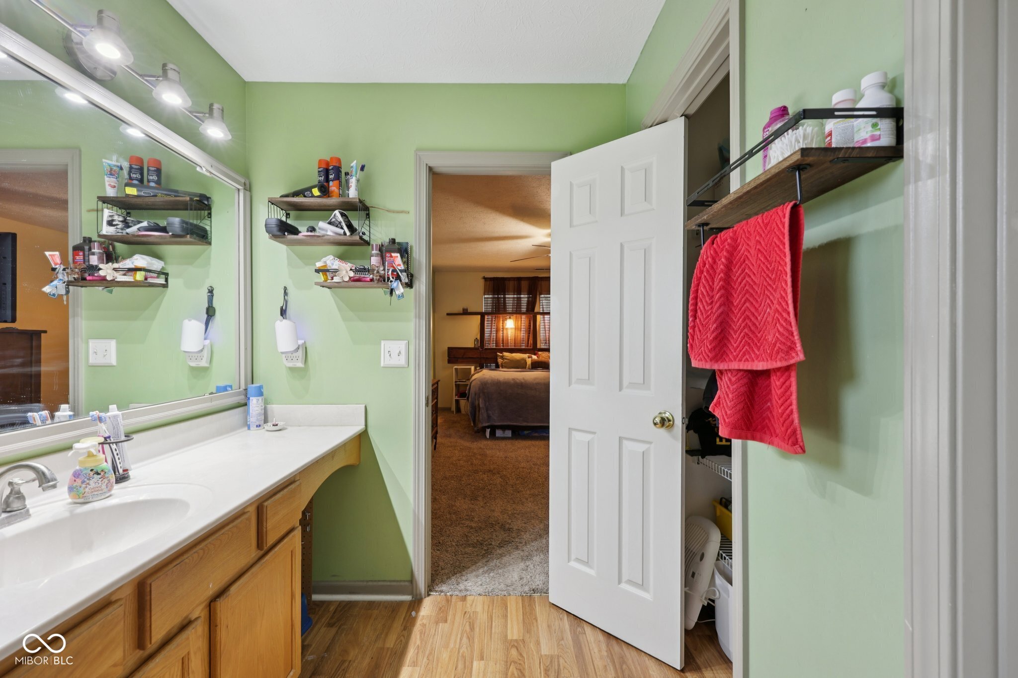 2411 Lakeshore Court