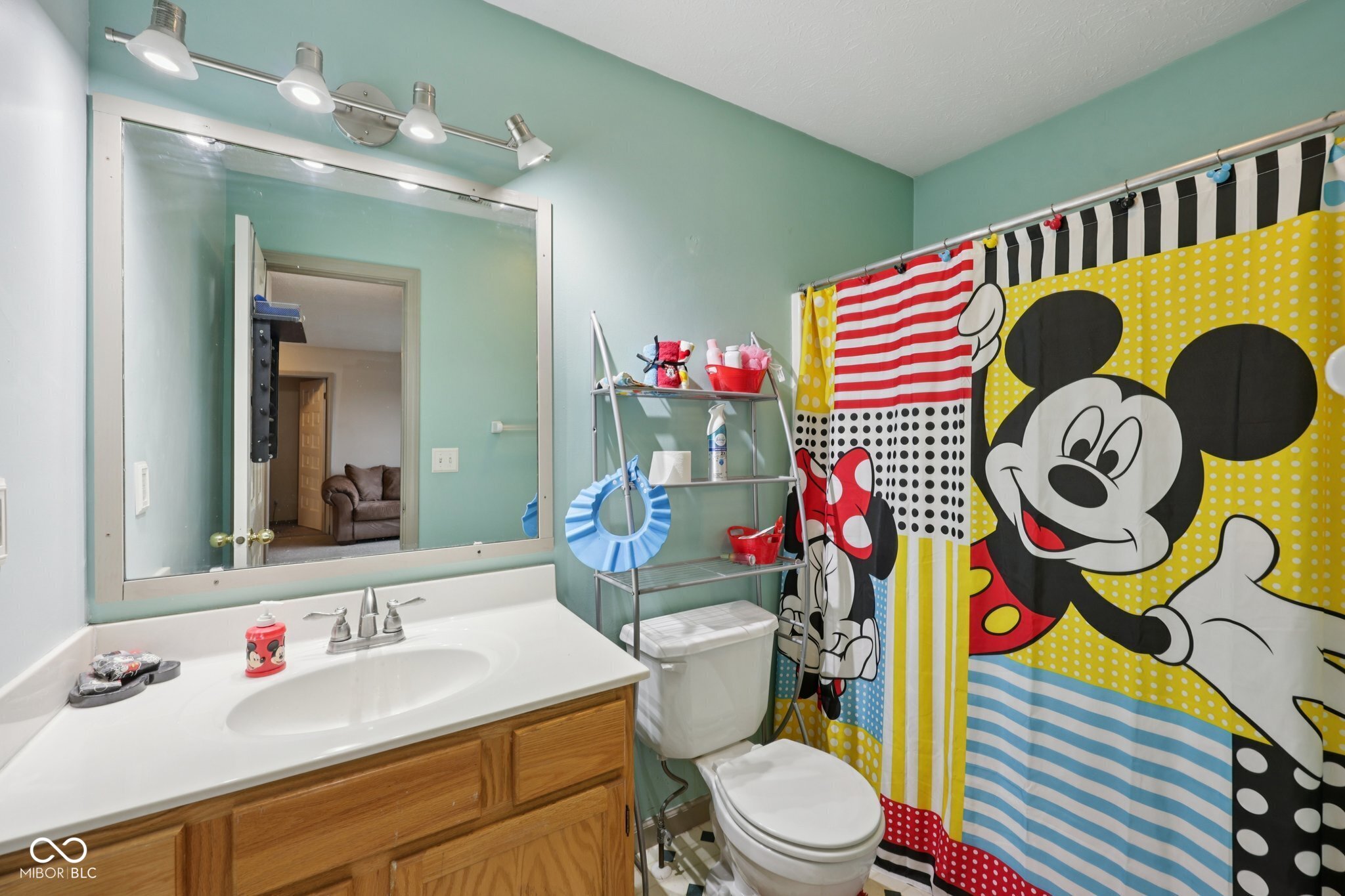 2411 Lakeshore Court