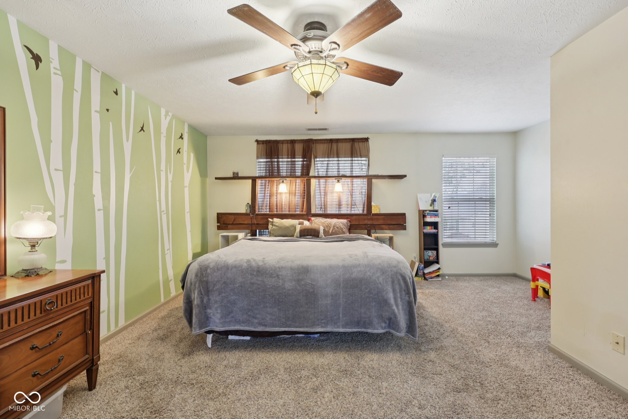 2411 Lakeshore Court