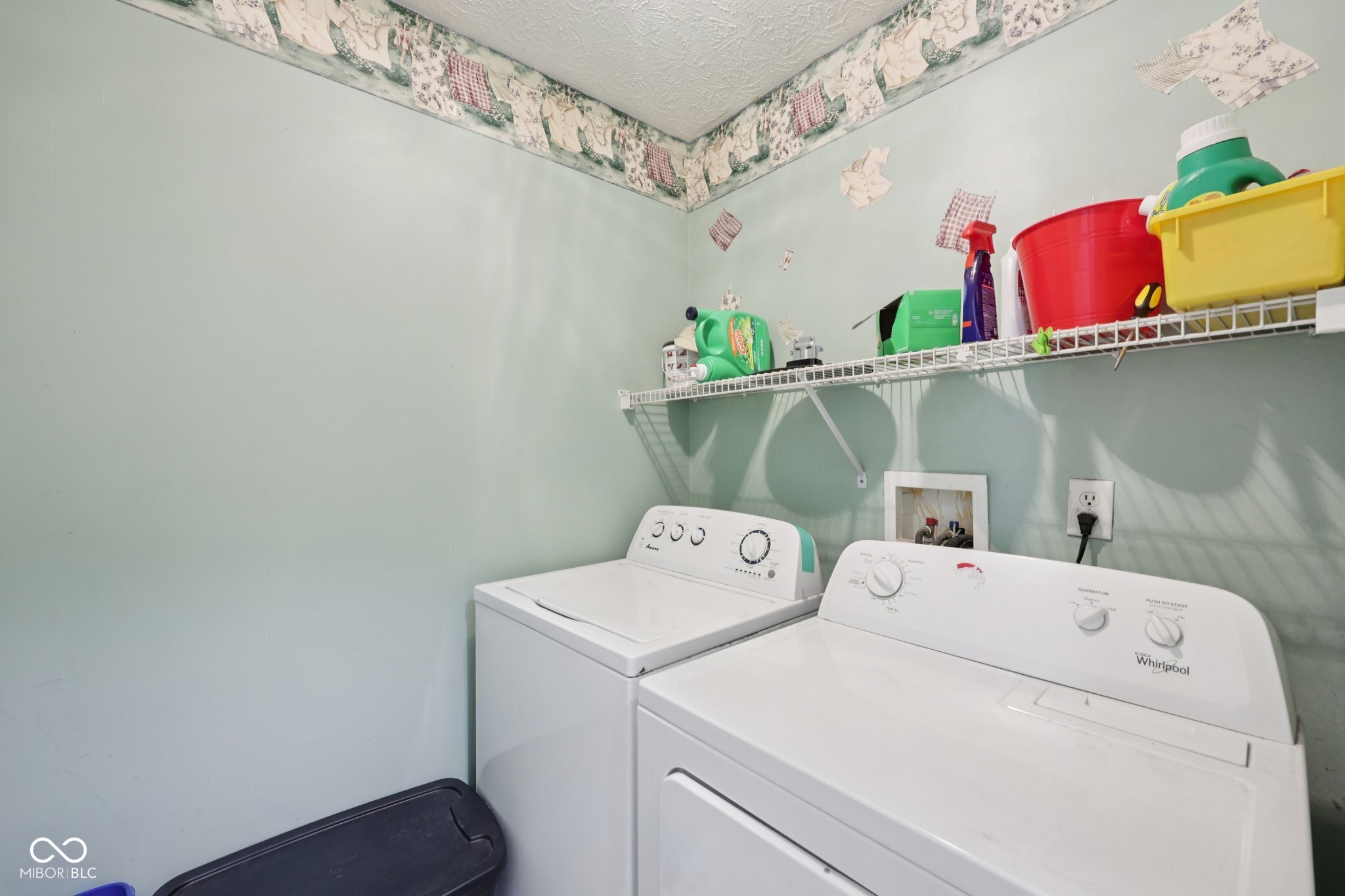 2411 Lakeshore Court