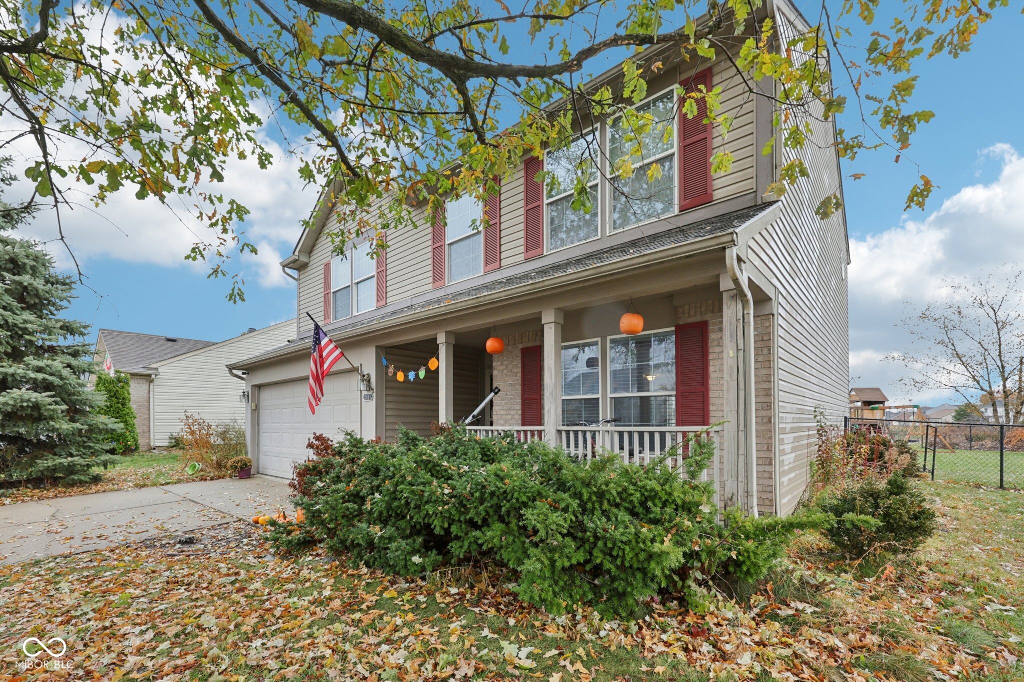 2411 Lakeshore Court