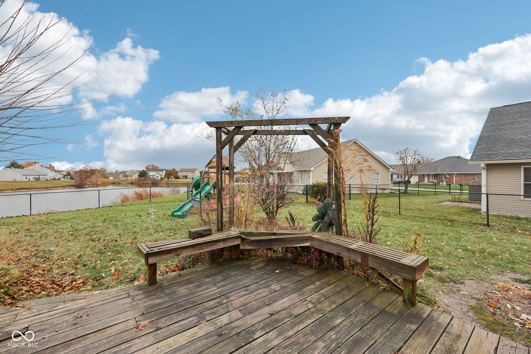 2411 Lakeshore Court