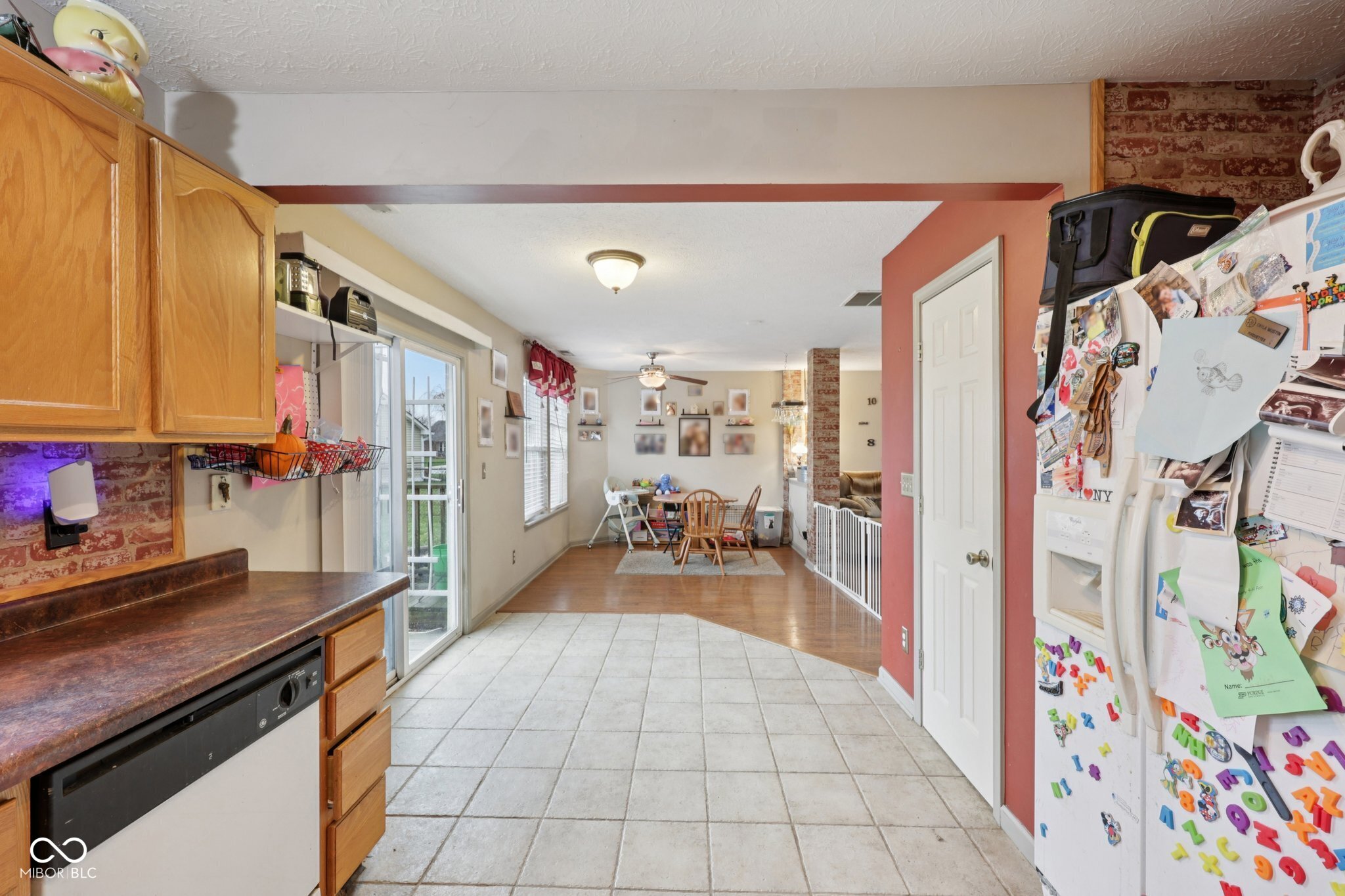 2411 Lakeshore Court