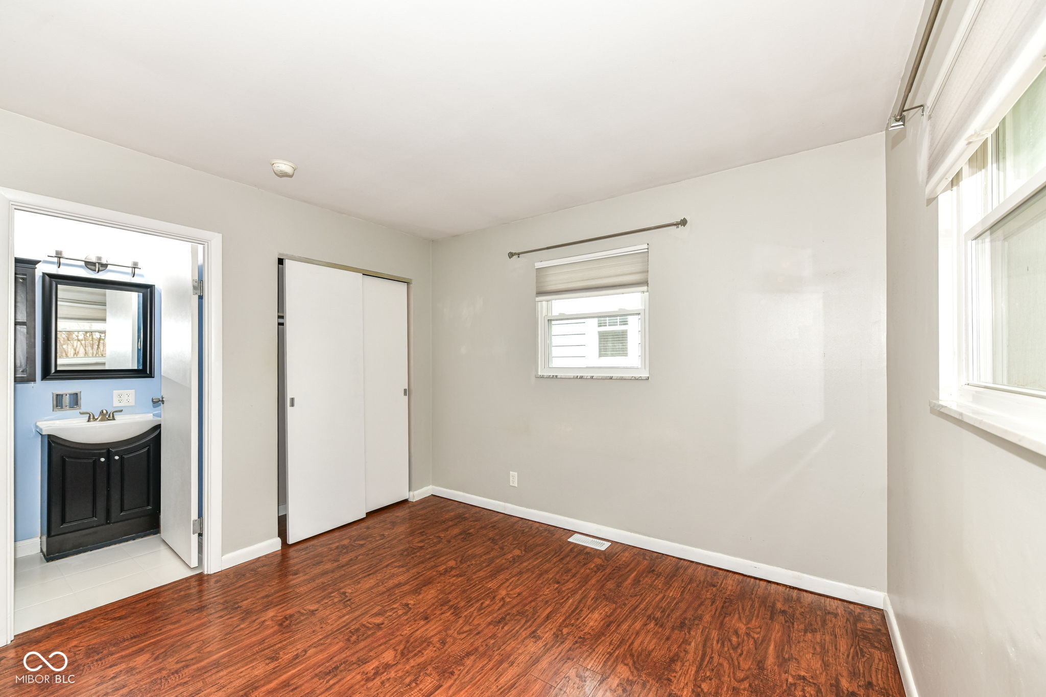 6121 Norwaldo Avenue