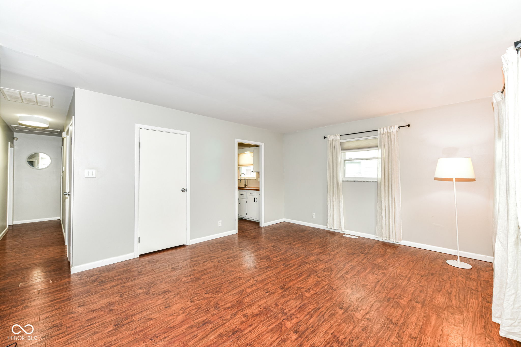 6121 Norwaldo Avenue