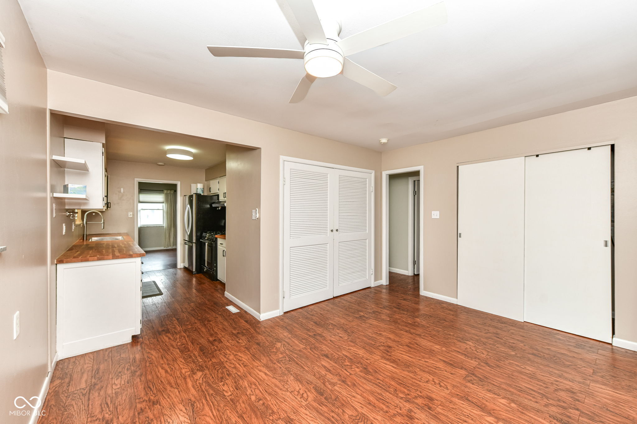 6121 Norwaldo Avenue