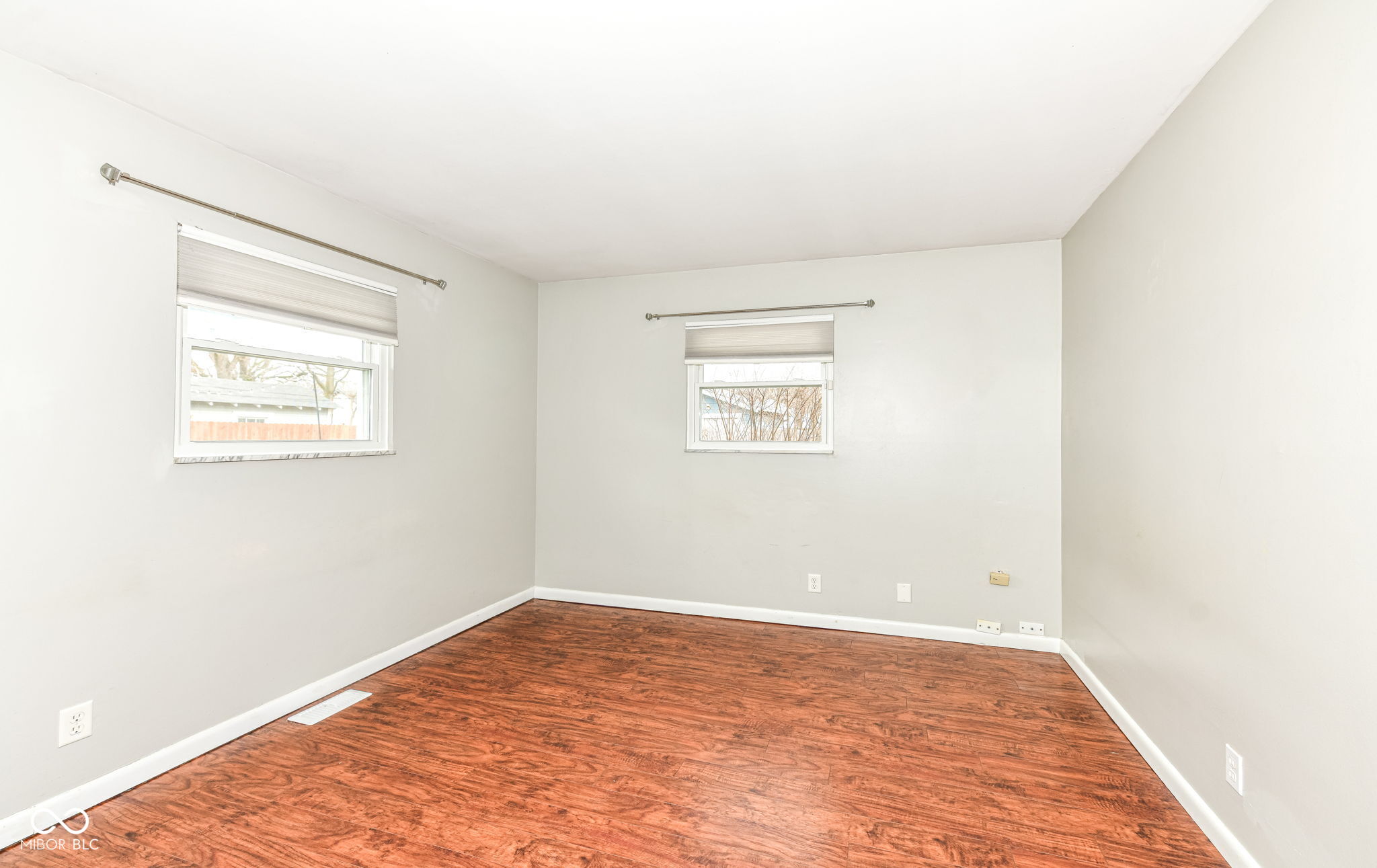 6121 Norwaldo Avenue