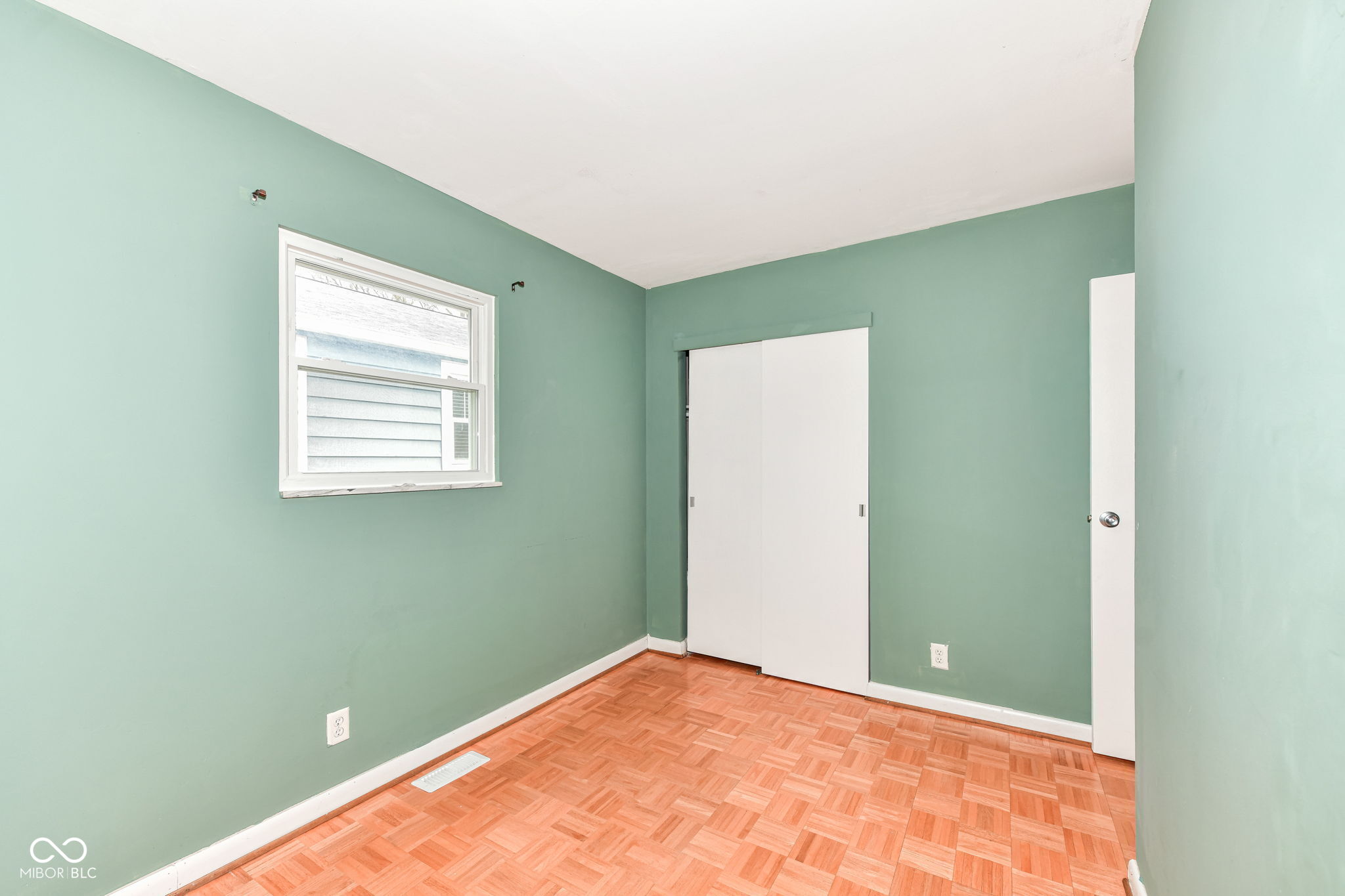 6121 Norwaldo Avenue