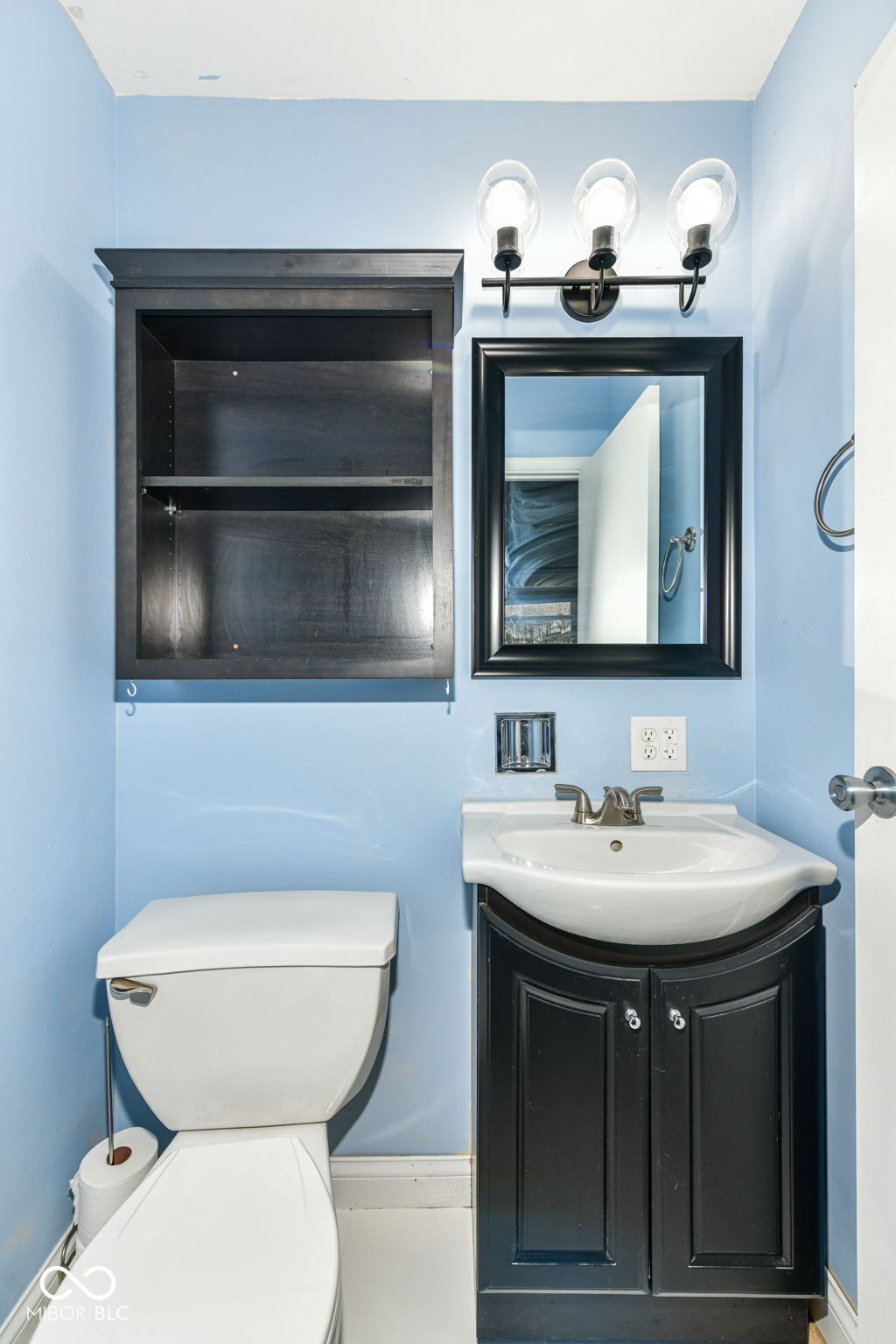 6121 Norwaldo Avenue