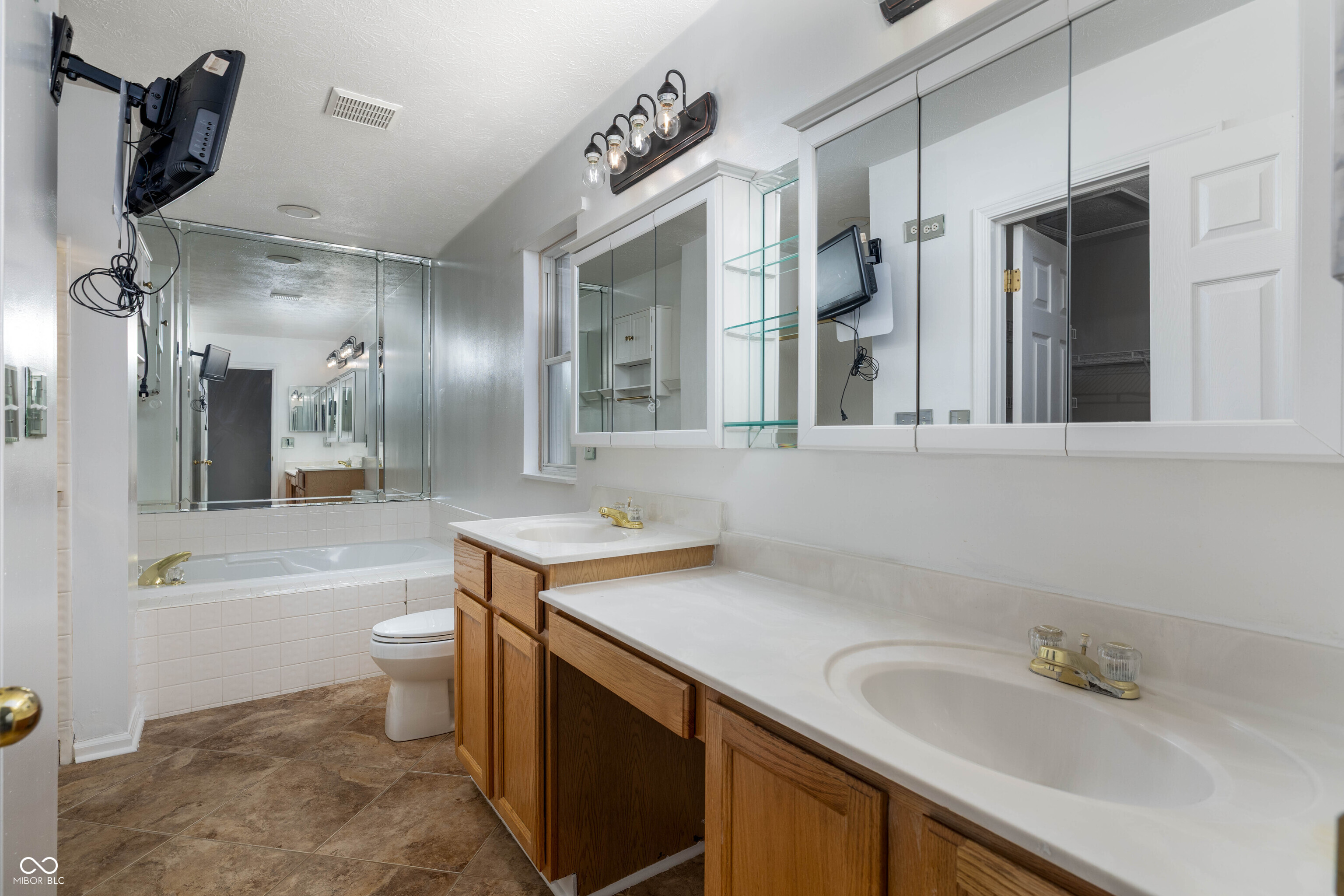 6357 Hollingsworth Drive