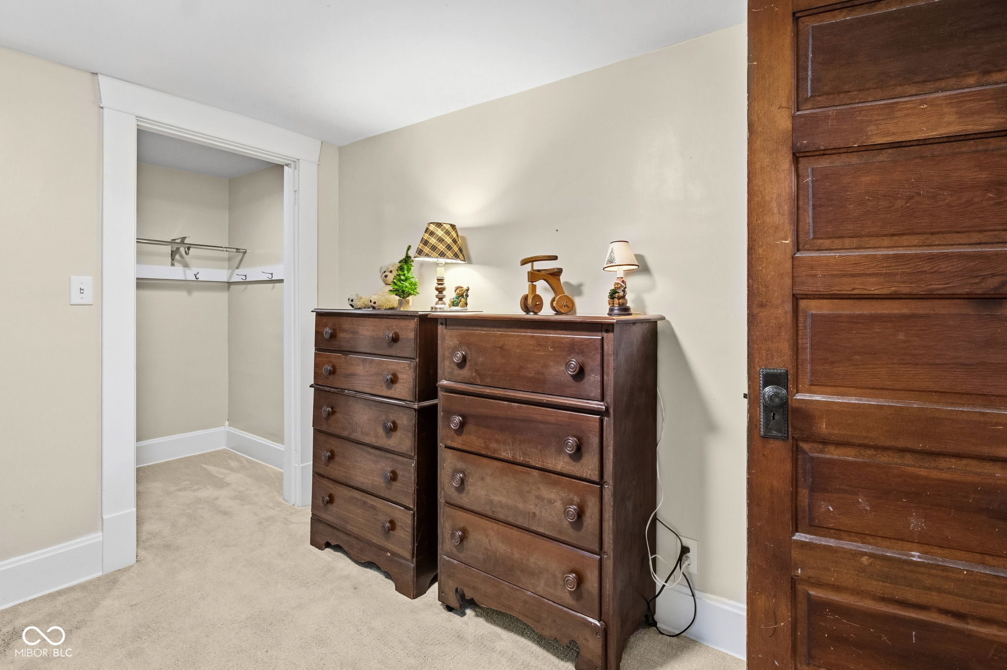 419 S Wilbur Wright Road