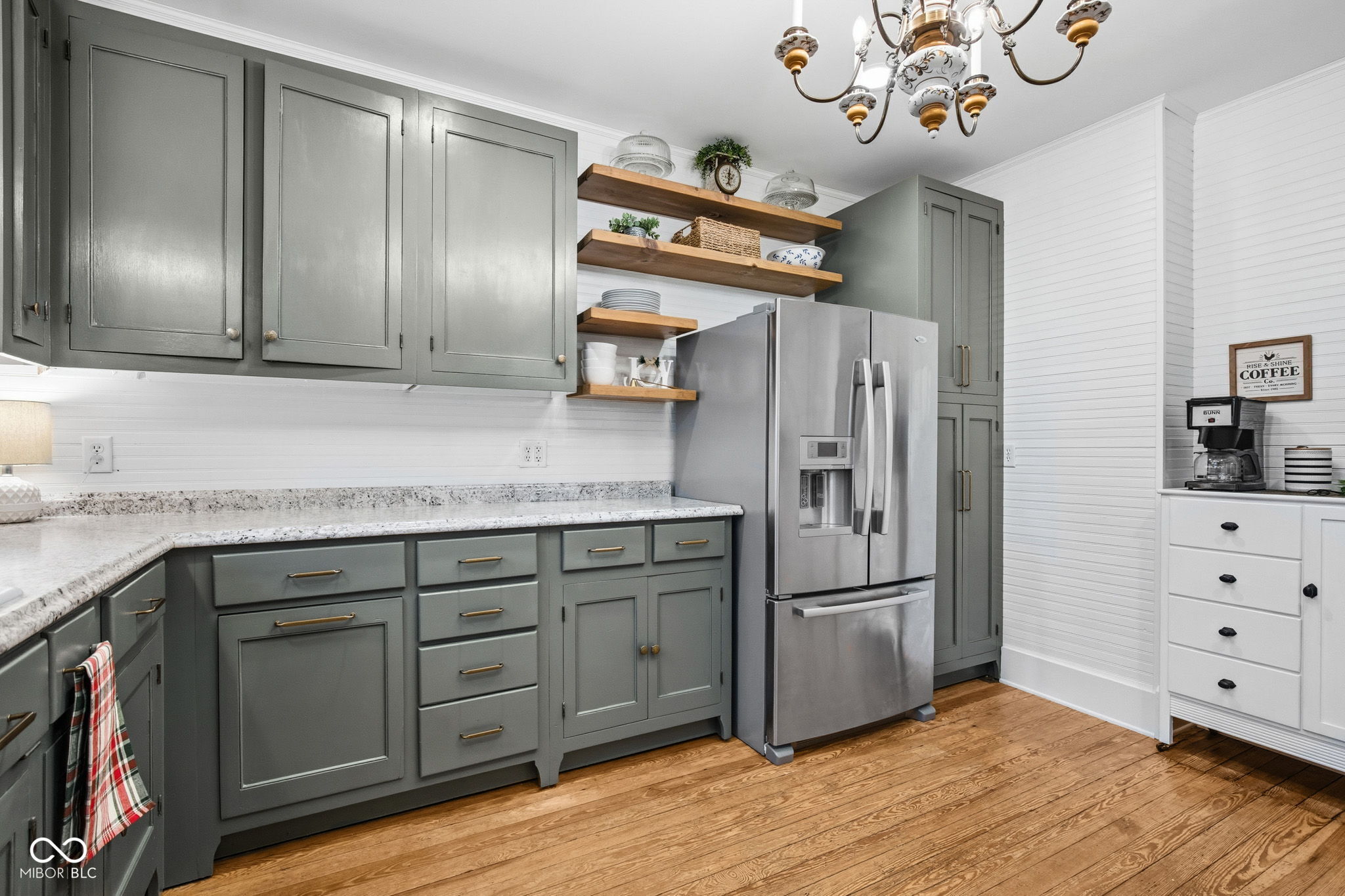 419 S Wilbur Wright Road