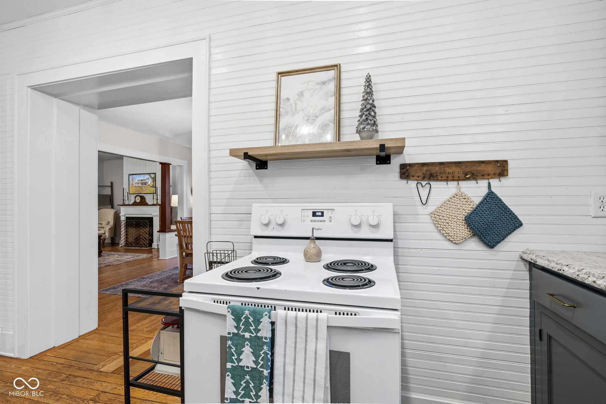 419 S Wilbur Wright Road