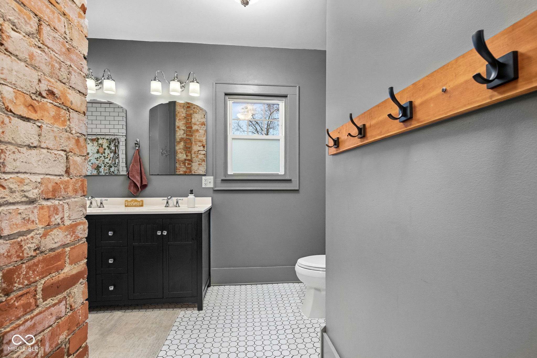 419 S Wilbur Wright Road